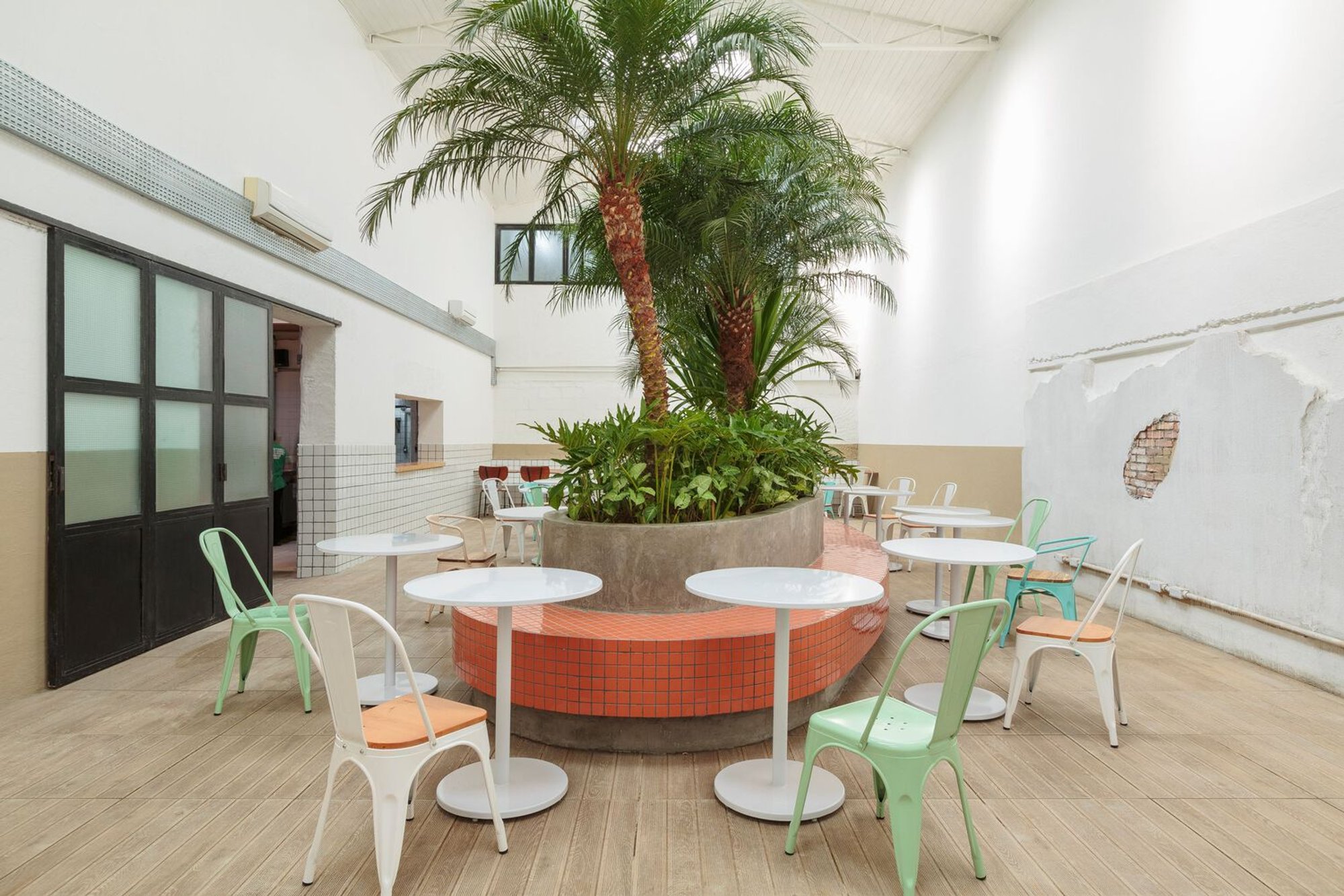Restaurant Salu by KAS ARQ: Expanding Hospitality with a Rustic and Sustainable Design in São Paulo