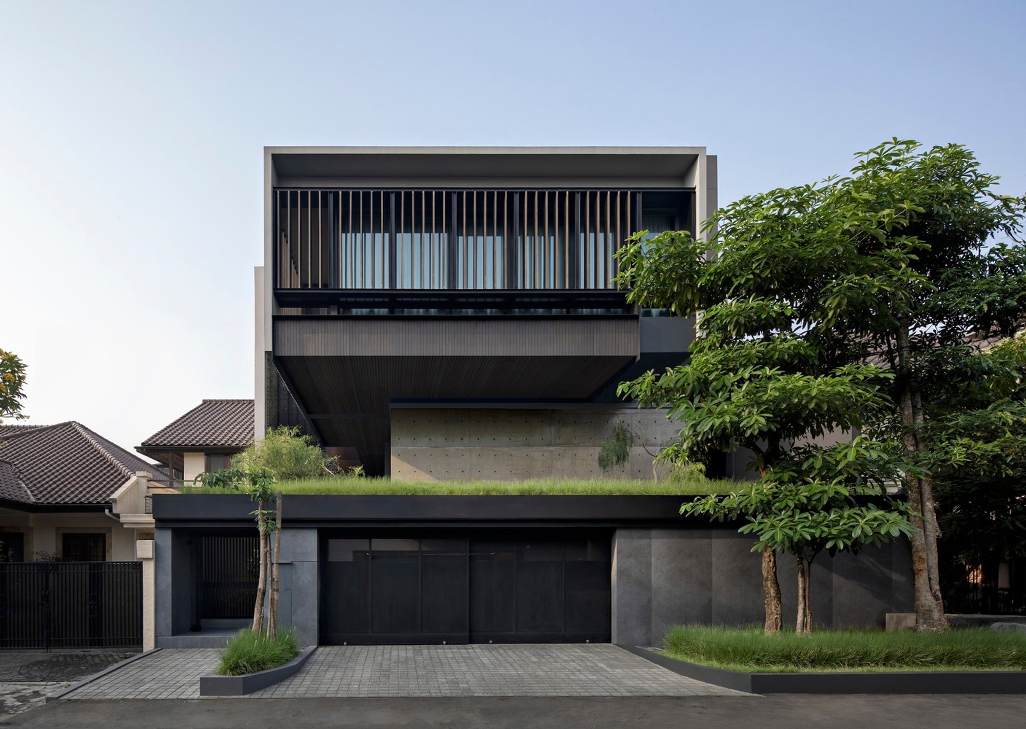 Ciasem House: A Modern Architectural Masterpiece in Kebayoran Baru, Jakarta | STUDIOKAS
