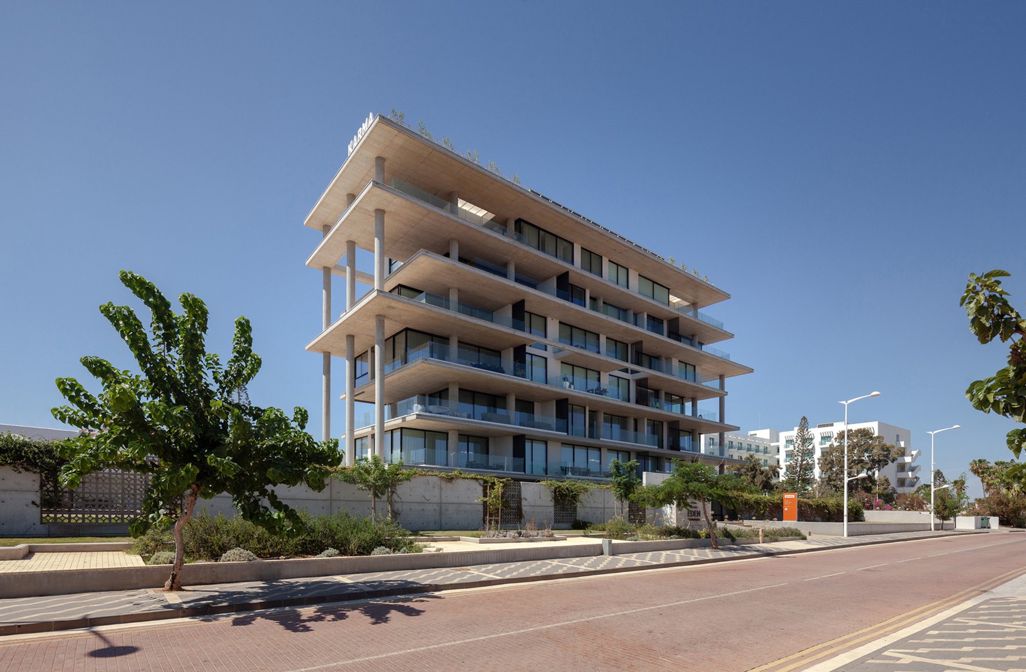 Eden Residences by Constanti Architects: A Minimalist Dialogue with Sea, Sun, and Wind in Protaras