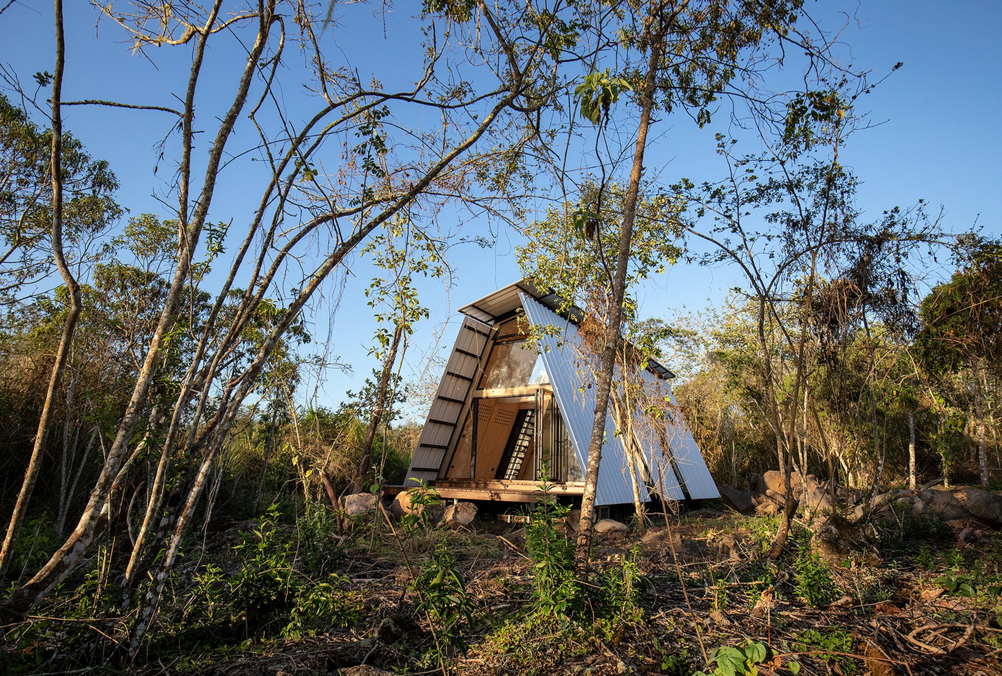 Sula Prefabricated Home by Diana Salvador: A Lightweight, Low-Impact Vision in the Galápagos