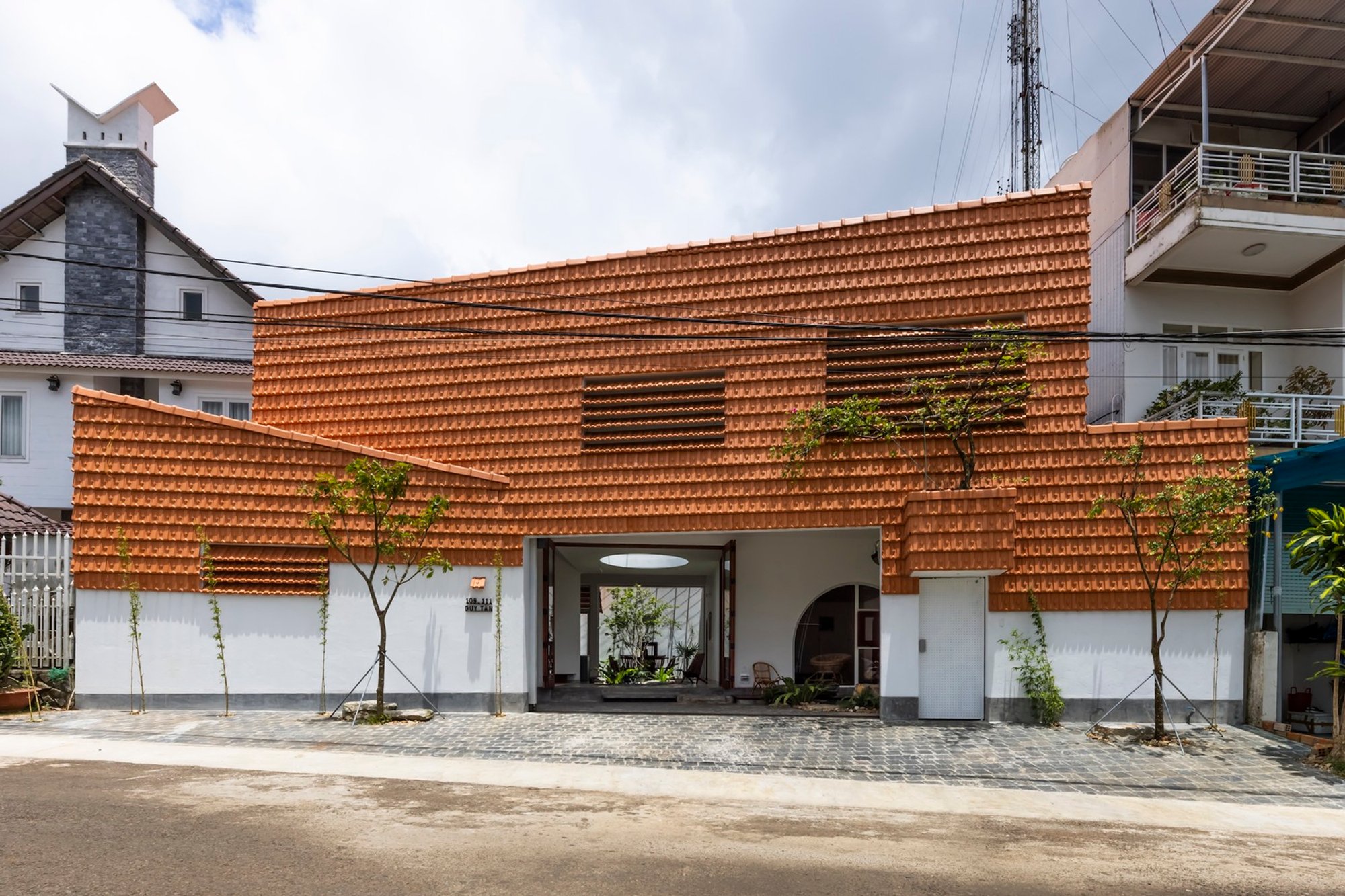 Tile House by The Bloom: A Climate-Responsive Home in Bảo Lộc, Vietnam