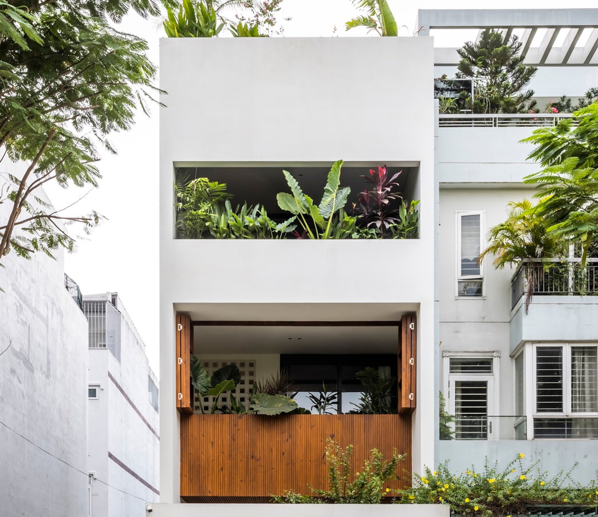 R07 House by 23o5Studio: A Tropical Sanctuary Amid Saigon's Urban Density