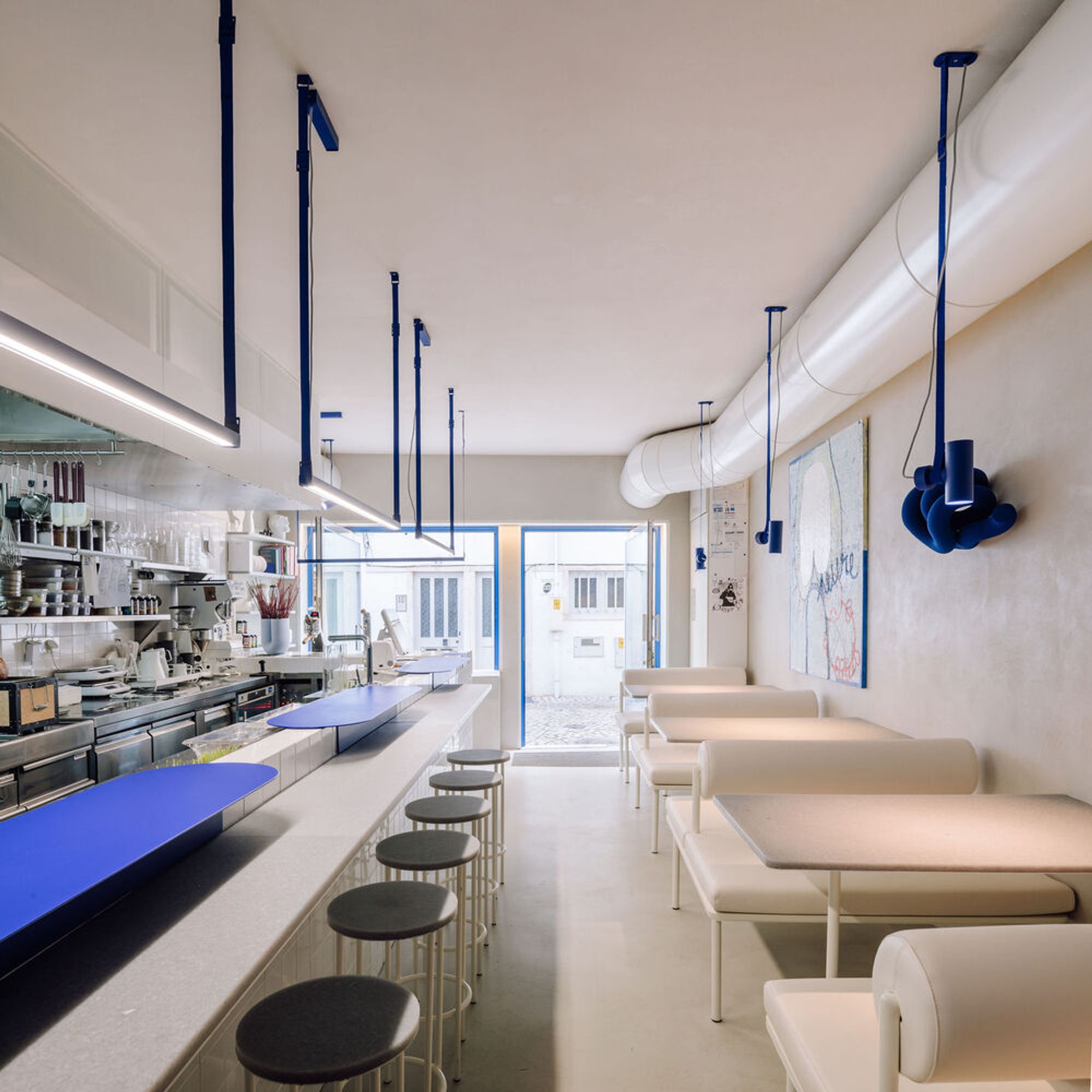 The Capsule Cafe by Atelier Réalité: A Contemporary Culinary Capsule in Ericeira