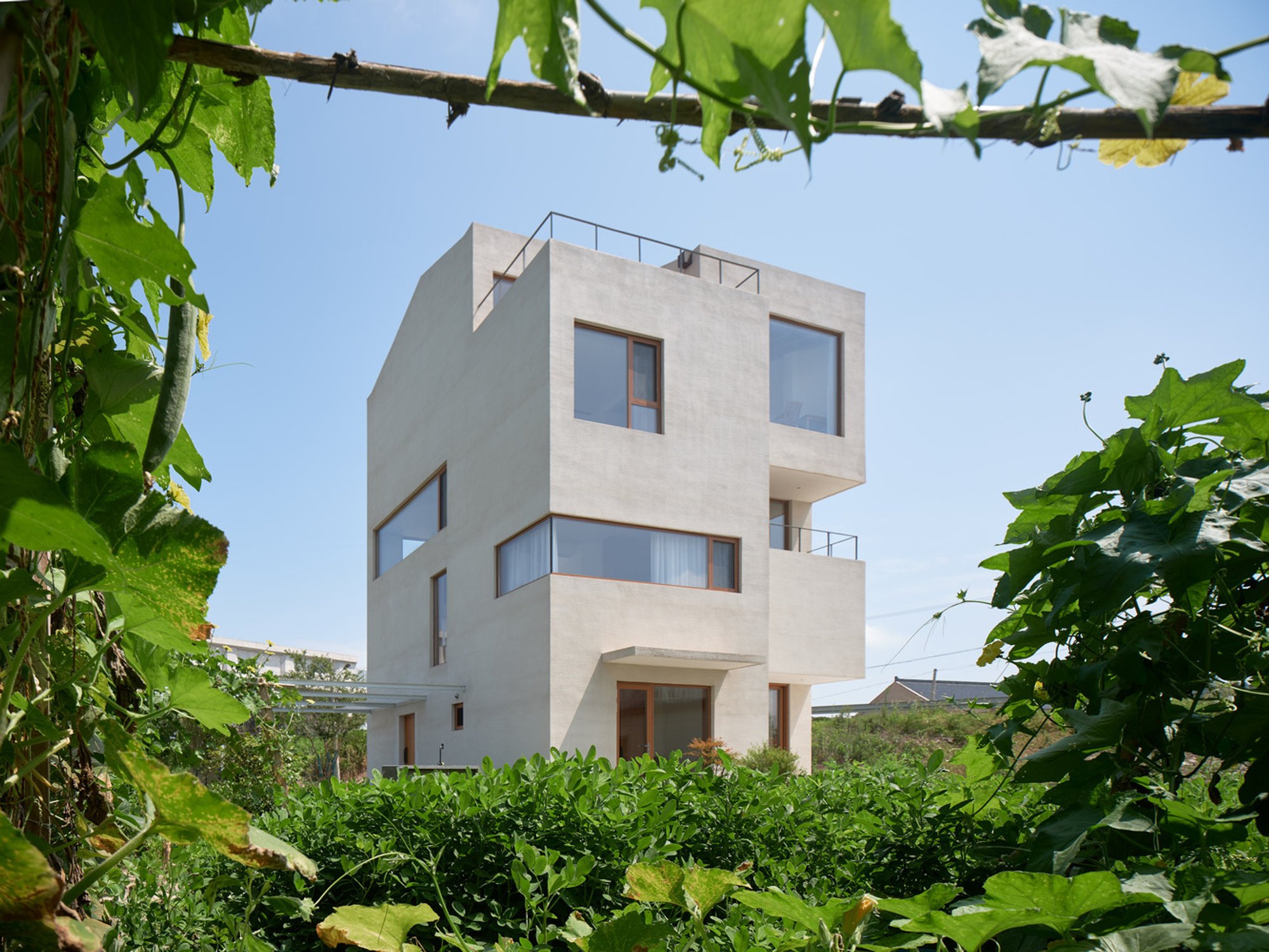 Peng’s House by L&M Design Lab: A Rural-Urban Architectural Harmony in Qidong
