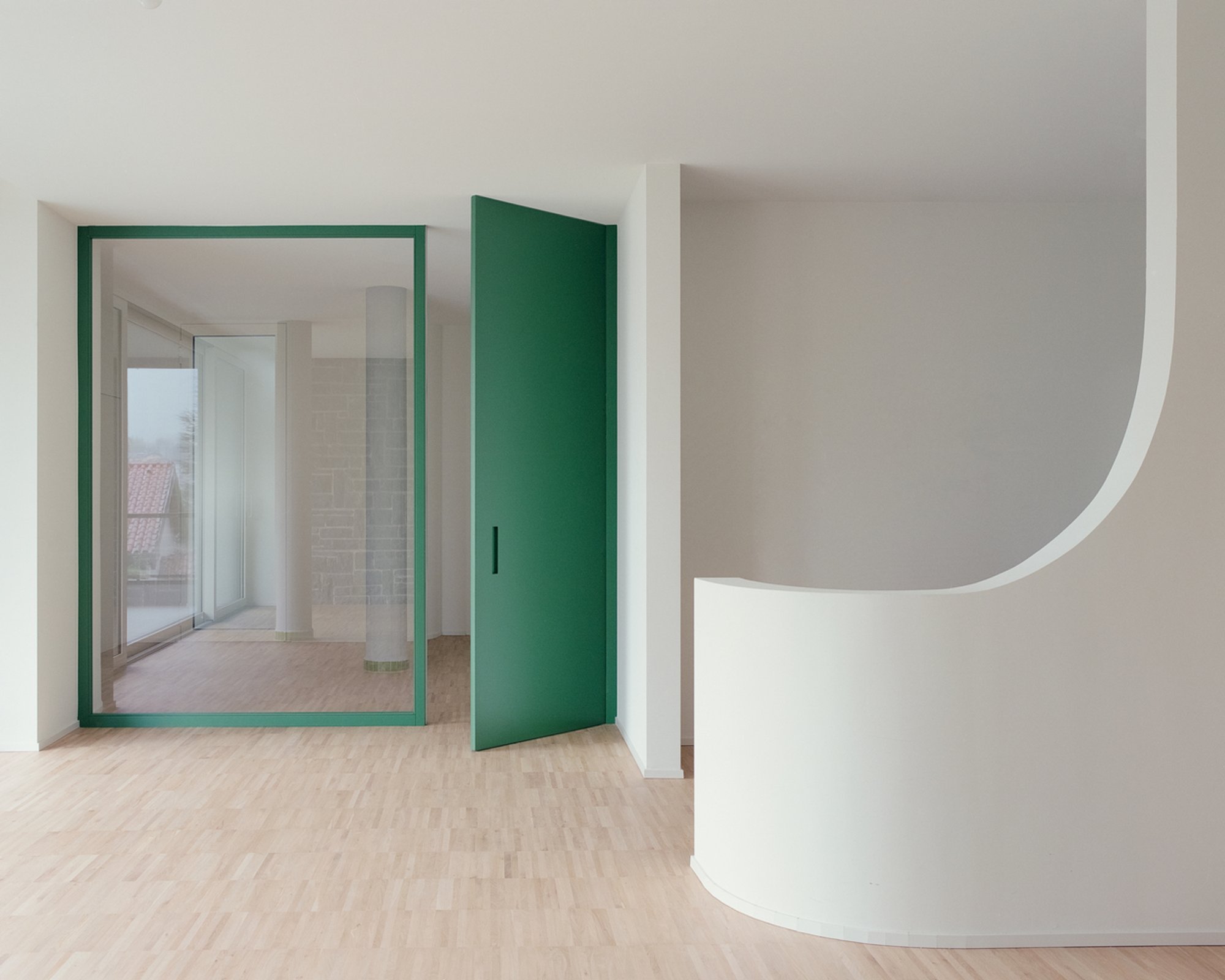 Twisted House by Stefano Larotonda: A Bold Modern Villa Renovation in Italy’s Lake Region