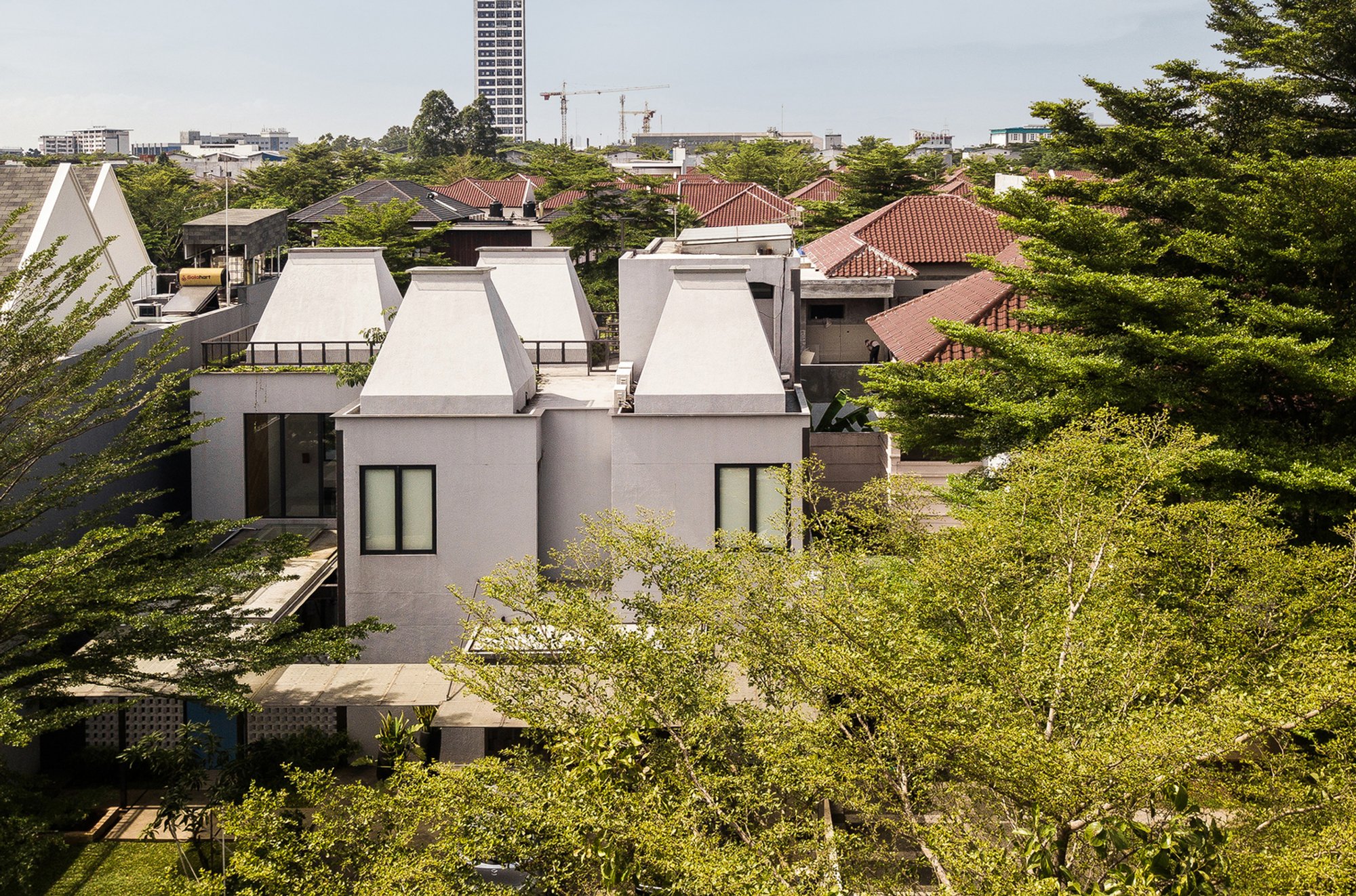 Stupa House by Realrich Architecture Workshop: A Meditative Castle of Light and Craftsmanship