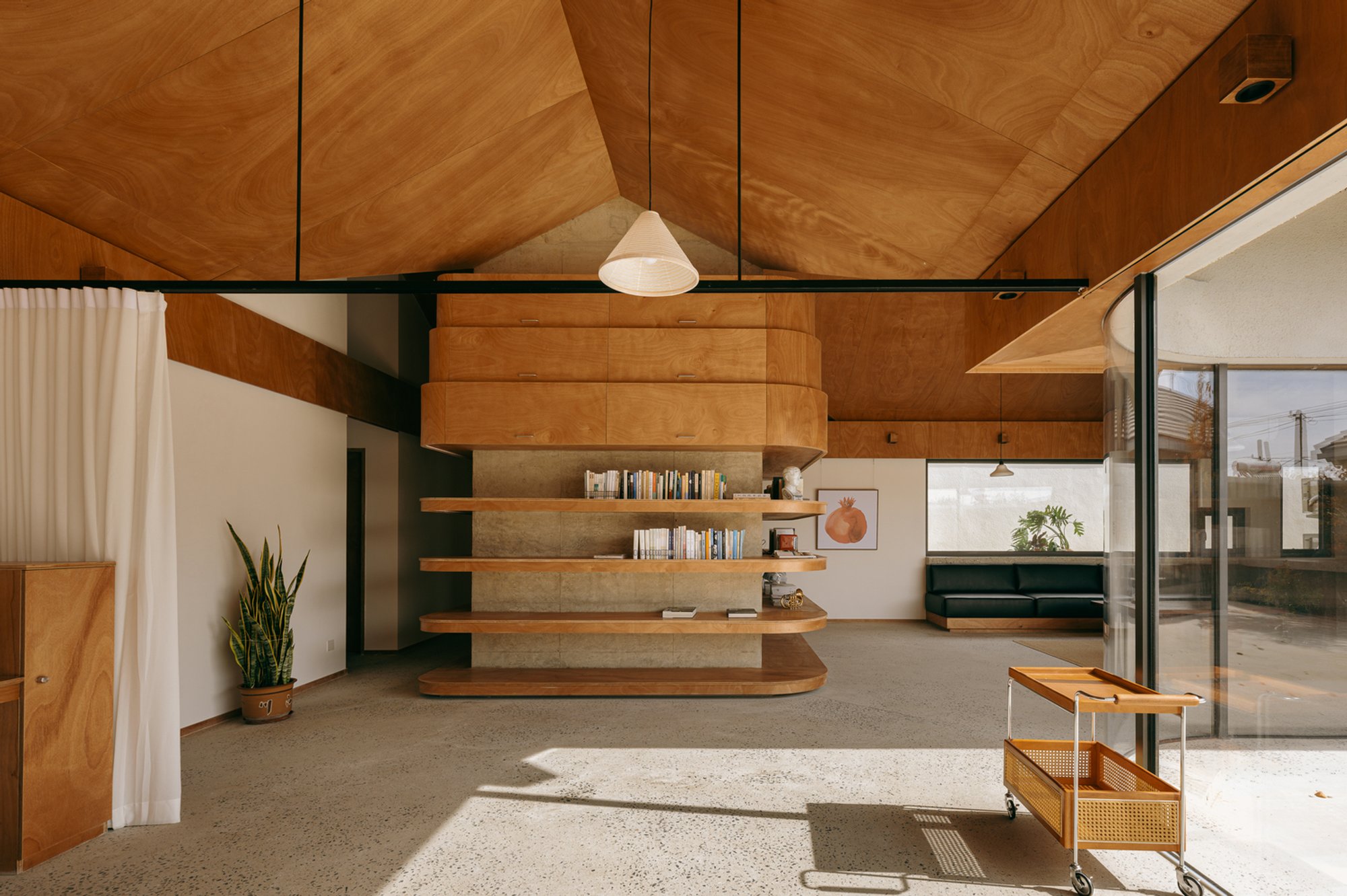 House of Cross by Chaoffice: A Modern Courtyard House Design in China