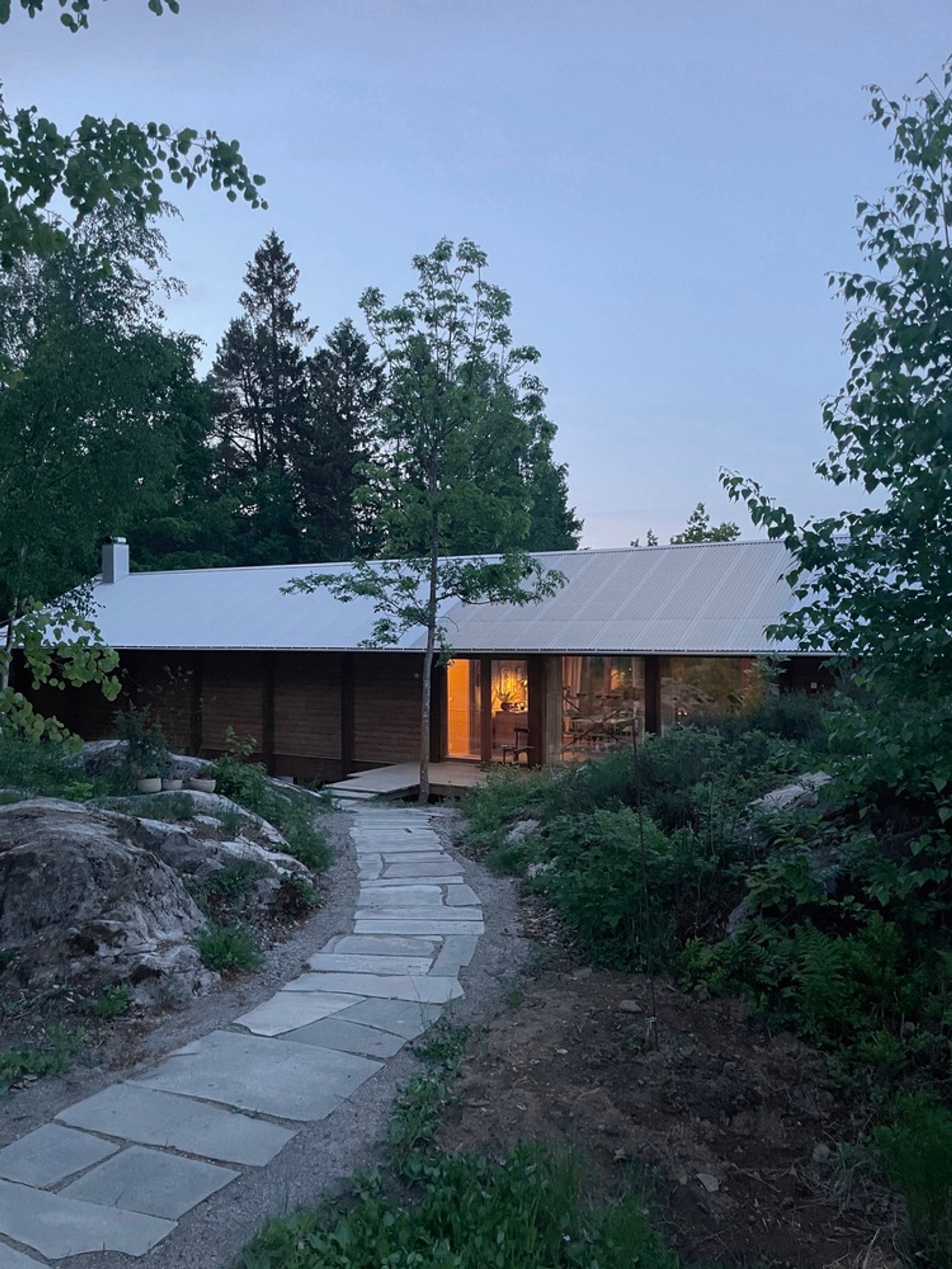 House on Pillars by Sanden+Hodnekvam Architects: Elevated Living in the Norwegian Landscape