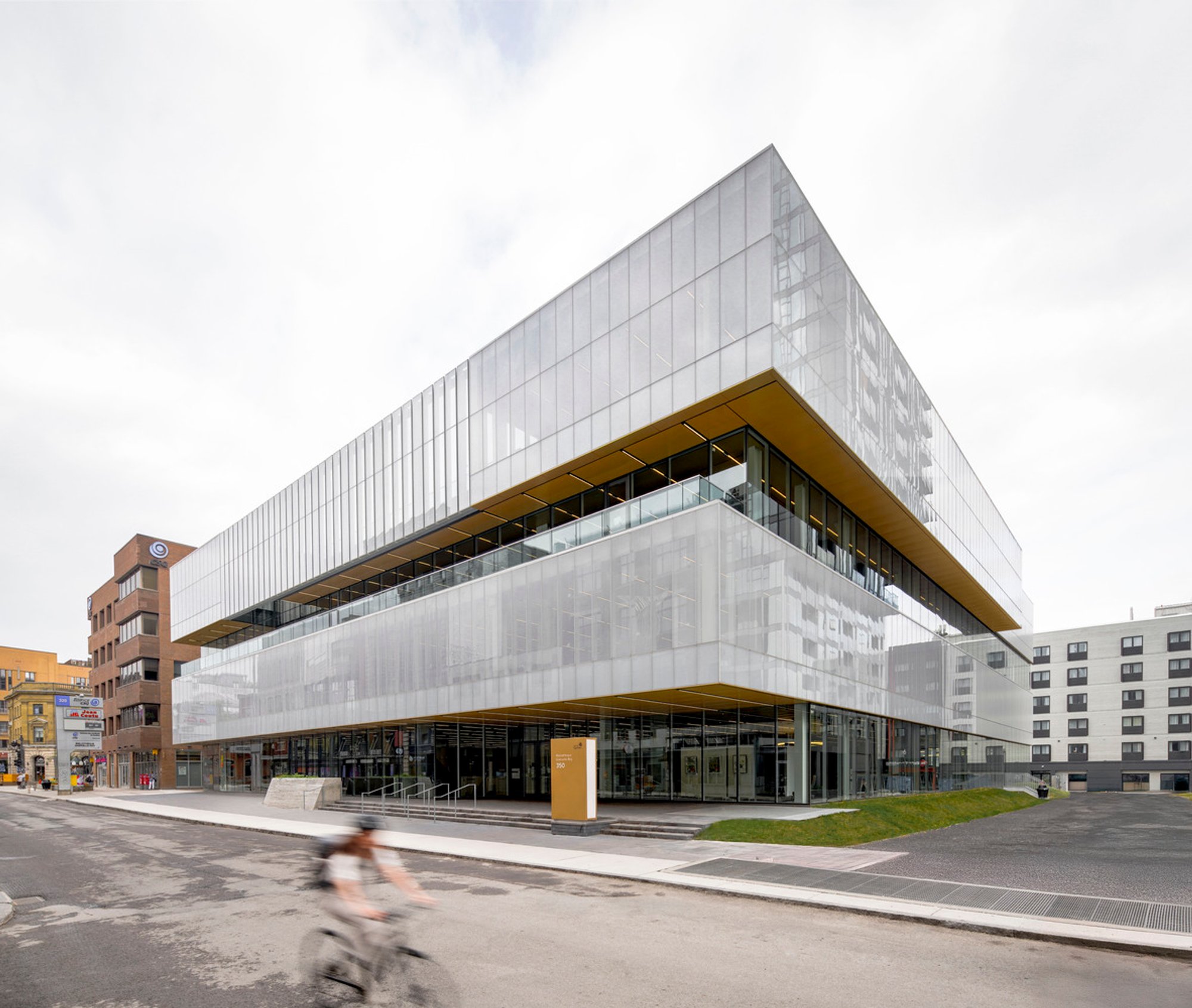 Gabrielle-Roy Library by Saucier + Perrotte and GLCRM: A Model of Modern Library Architecture and Urban Connectivity