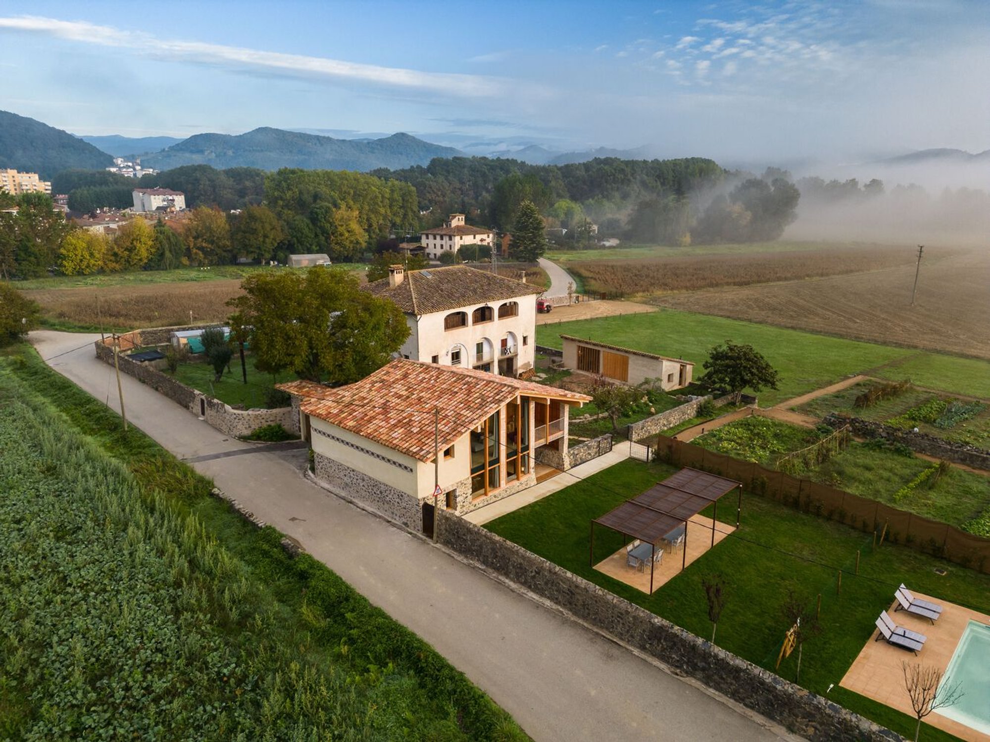 Perer Cabin by Arnau Vergés Tejero: A Thoughtful Transformation Rooted in Rural Memory