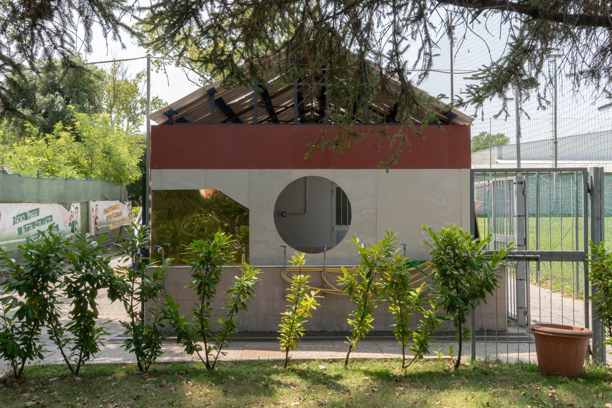 Maintenance 1:1 – Creating a Sustainable Meeting Place with Reused Materials