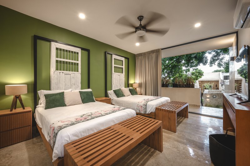 All photographs are works of&nbsp; Manolo R. Solis