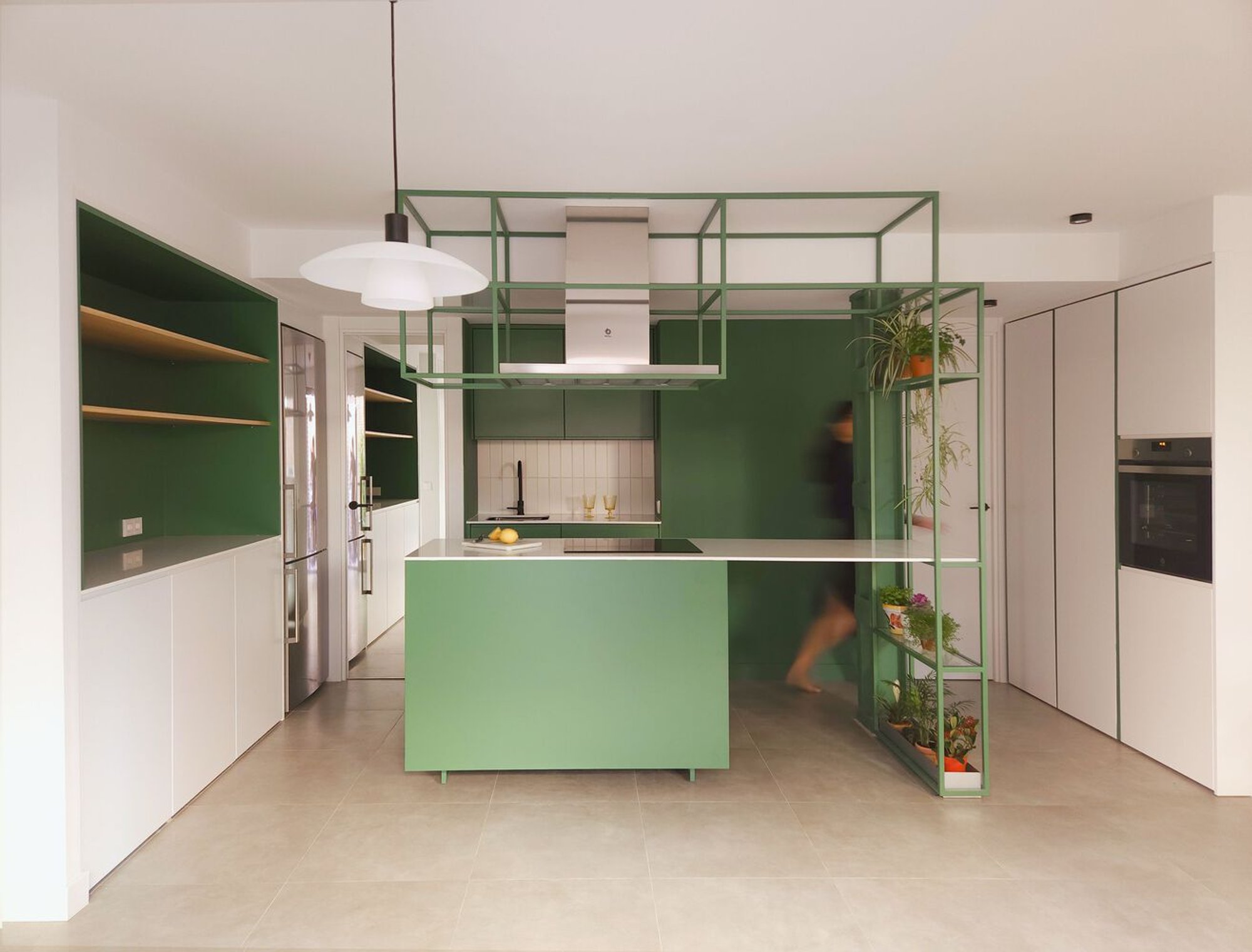 House J29 Renovation by SUAV: A Colorful and Cohesive Transformation in Madrid