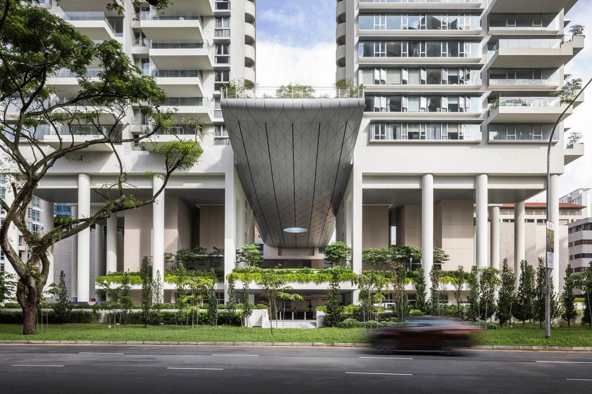 The Singapore EDITION and Boulevard 88: A Landmark in Luxury Mixed-Use Architecture in Singapore