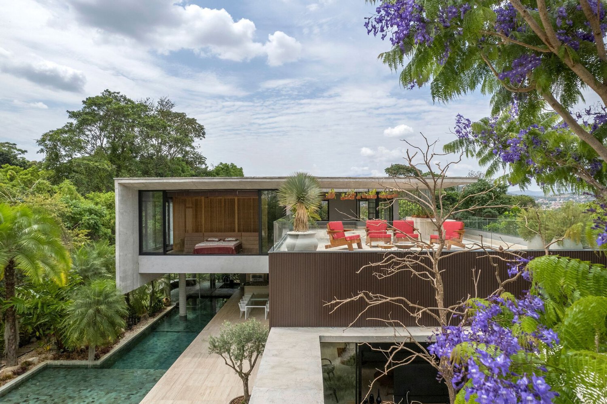 Modern Brazilian House Design in Harmony with Nature: Pirenópolis House by Leo Romano