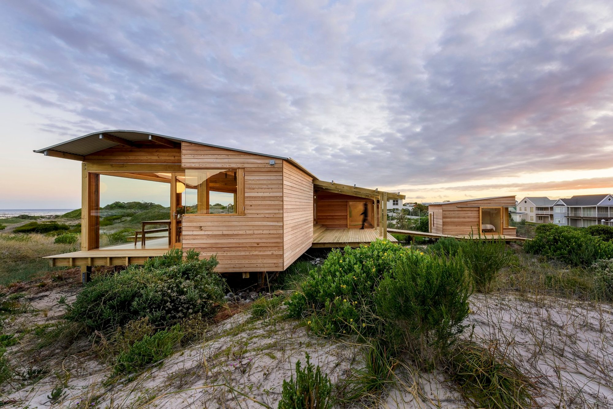 Dune House by KLG Architects: A Wind-Sculpted Home Embedded in the Landscape of Betty’s Bay