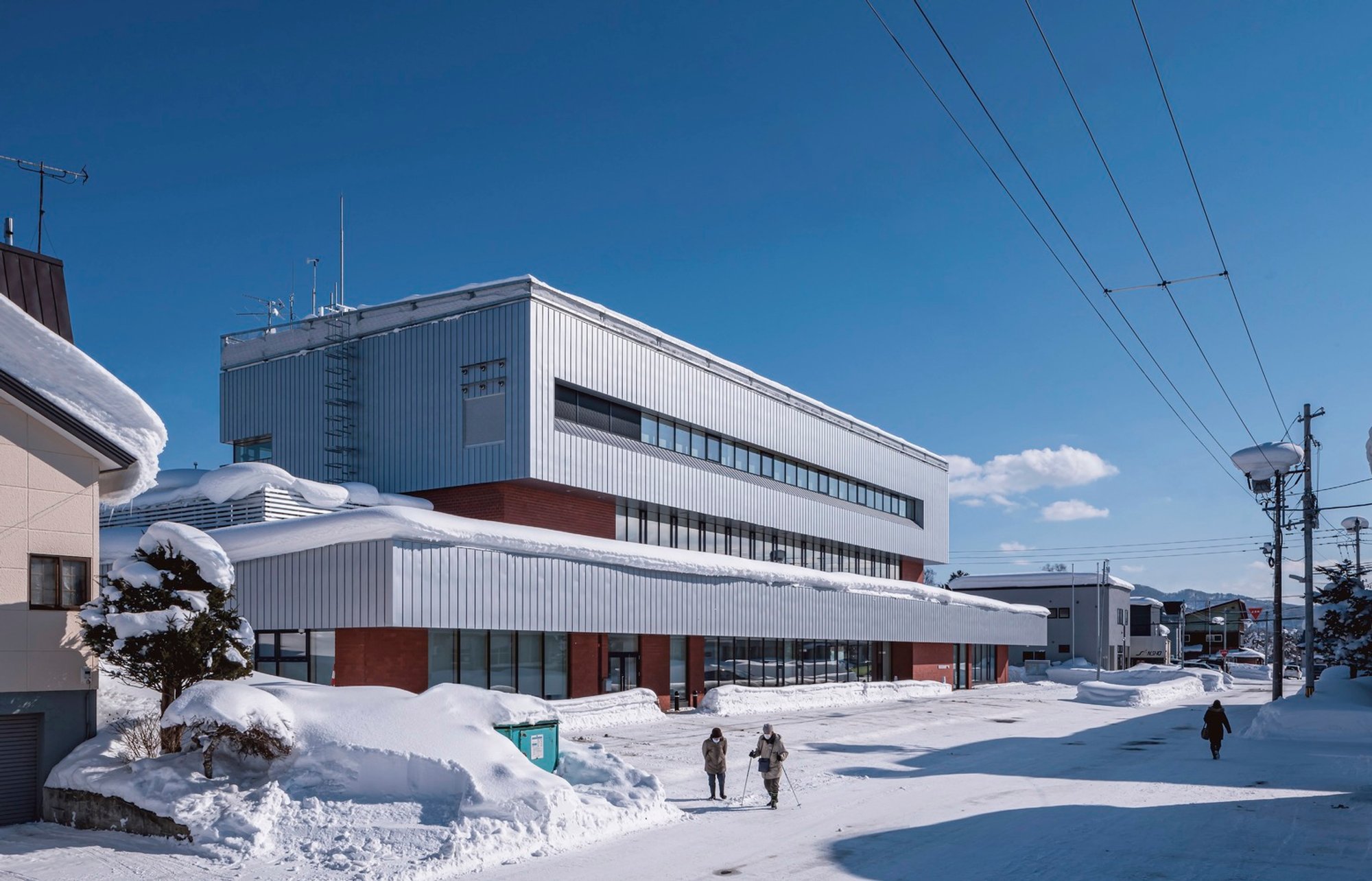 Niseko Town Hall by Atelier BNK: A Snow-Resilient Civic Landmark in Hokkaido