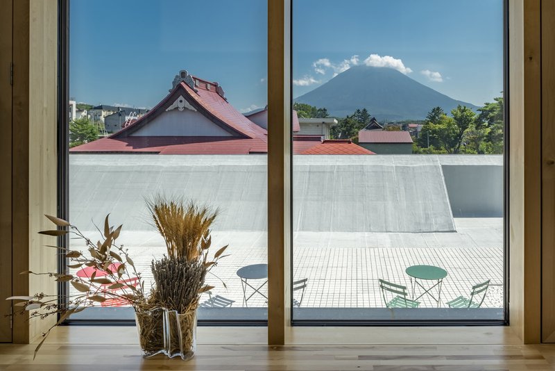 All photographs are works of&nbsp; Imada Photo Service