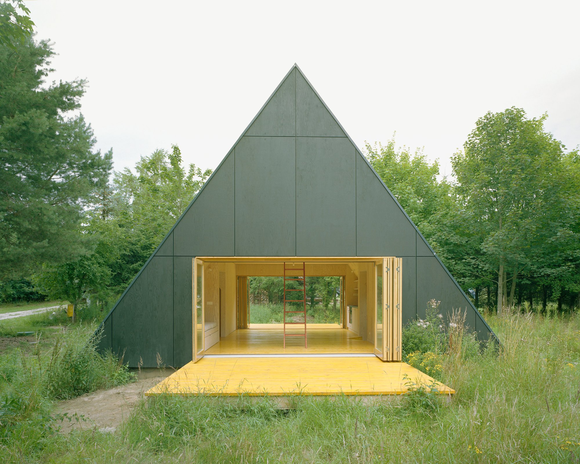 House Wolin by Pankowska & Rohrhofer: A Contemporary A-Frame Cabin Nestled in the Baltic Landscape