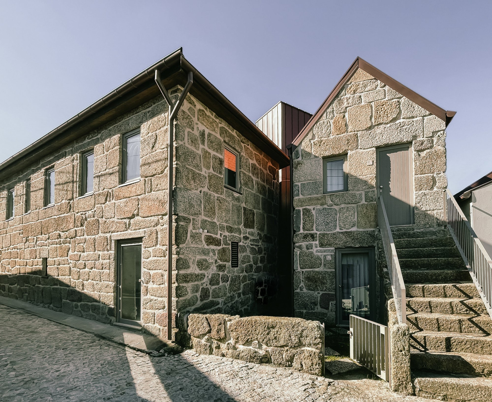 Villã | Casas de Campo: A Harmonious Rural Retreat by Logoexisto by Paz de Costa