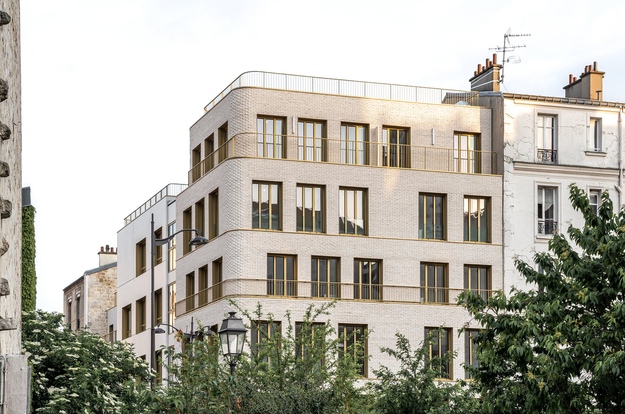 Buzenval Social Housing by NZI Architectes: A Perfect Blend of Context and Design