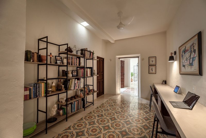 All photographs are works of&nbsp; Manolo Solís