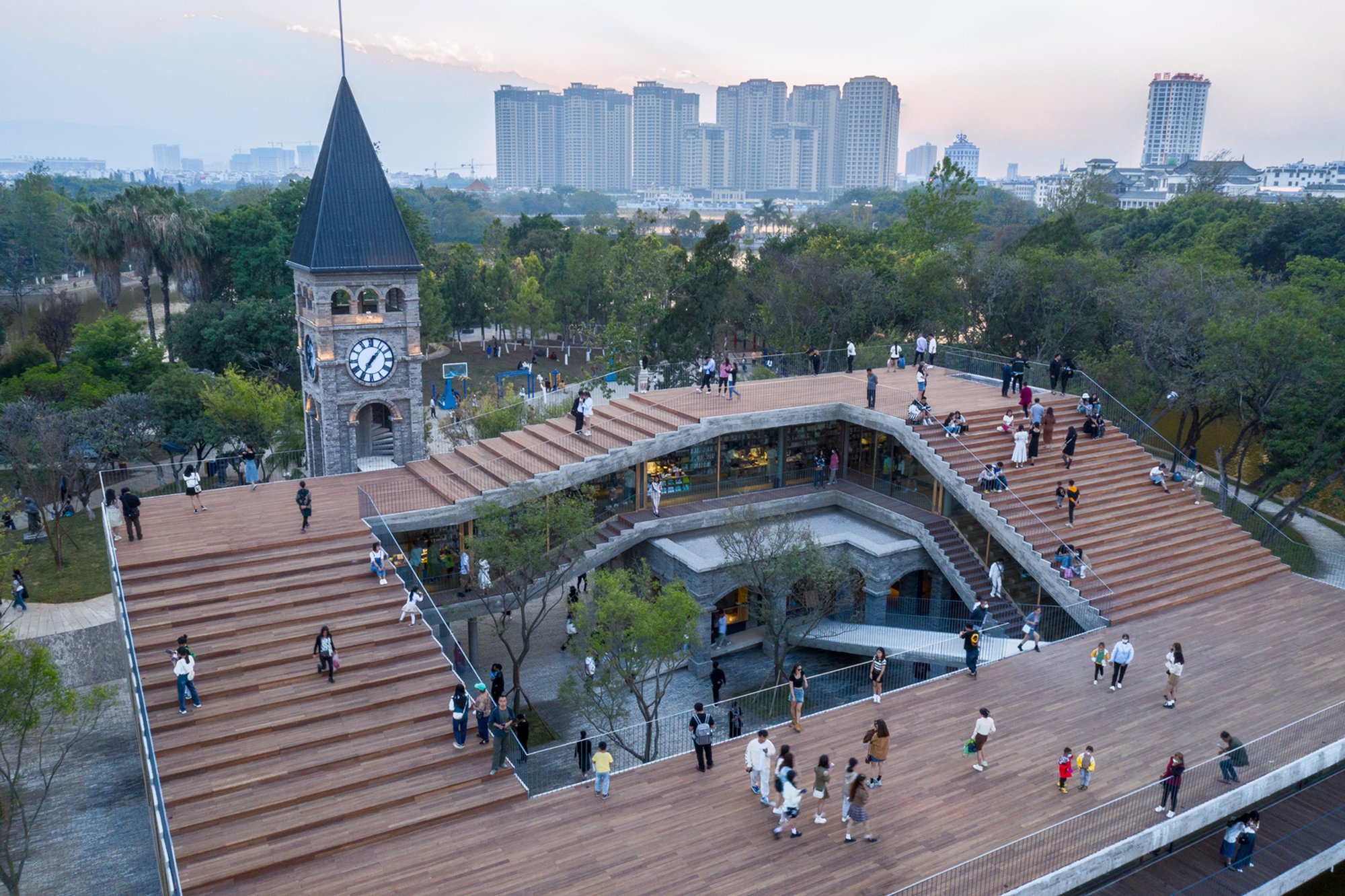 Mengzi NSAU Bookstore of Librairie Avant-Garde: A Masterpiece of Architectural Bookstore Design