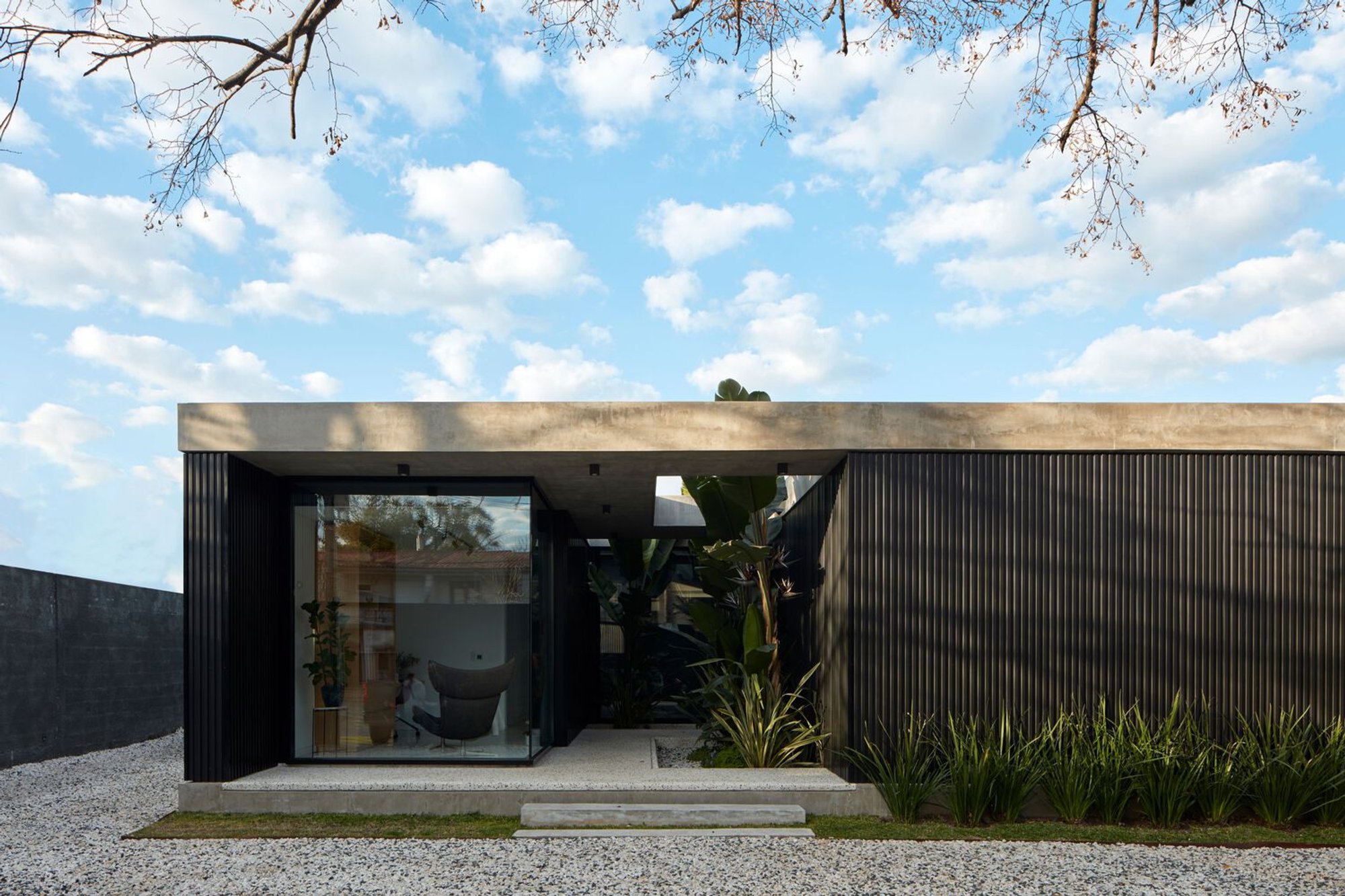 Luz House: A Modern Haven in the Heritage District of Carrasco