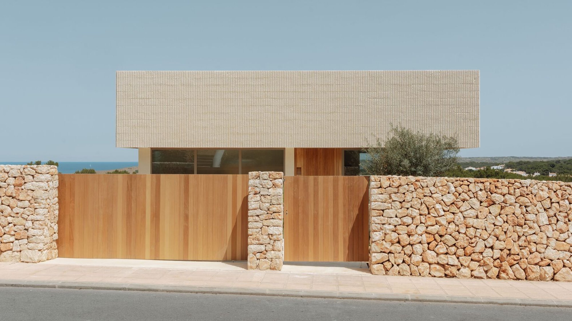 Shift House by NOMO STUDIO: A Masterclass in Dynamic Coastal Design