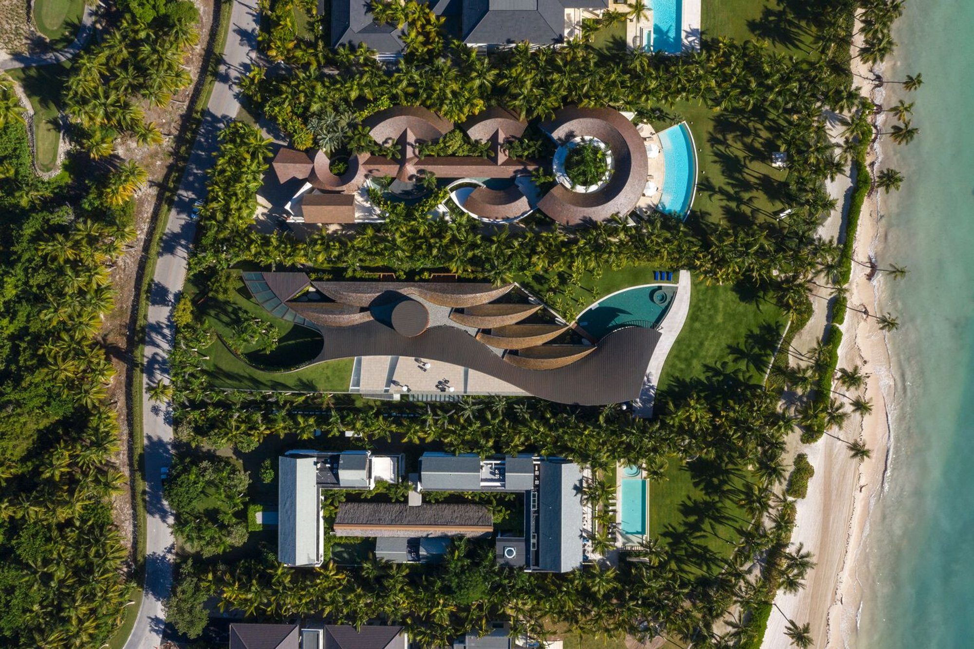 Punta Cana House by Mareines Arquitetura + Patalano Arquitetura: A Masterpiece of Organic Architecture in the Caribbean