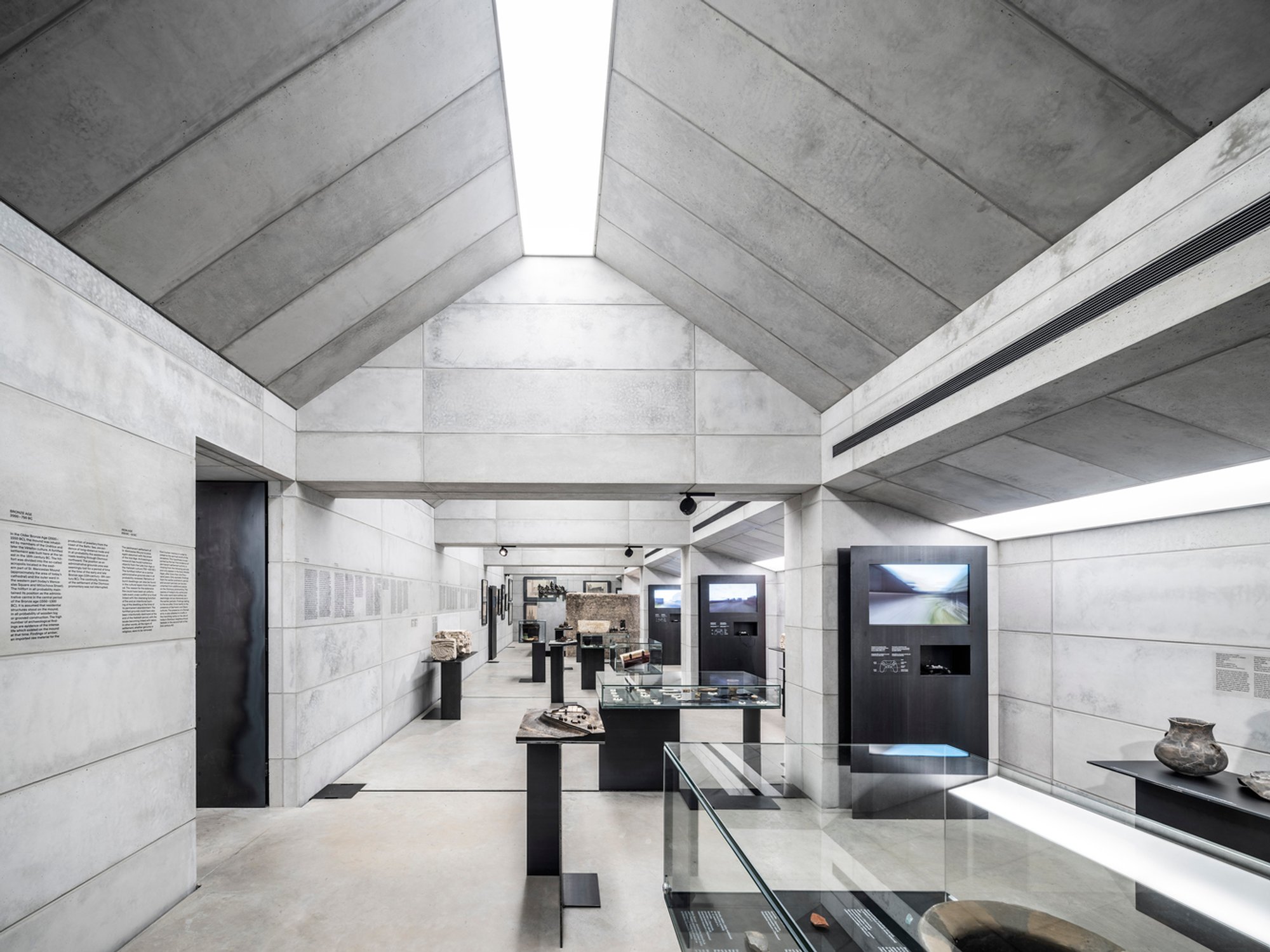 Exhibition Hall in the Attic of the Olomouc Archdiocesan Museum by Šépka Architekti: A Dialogue Between History and Contemporary Design