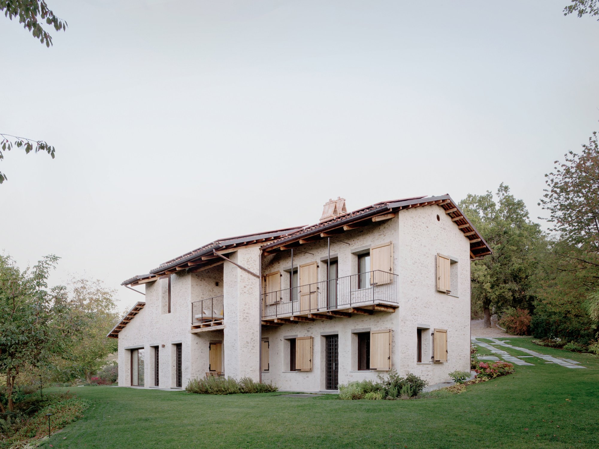Cascina House by Jonathan Tuckey Design: A Sustainable Revival of a Historic Italian Farmstead