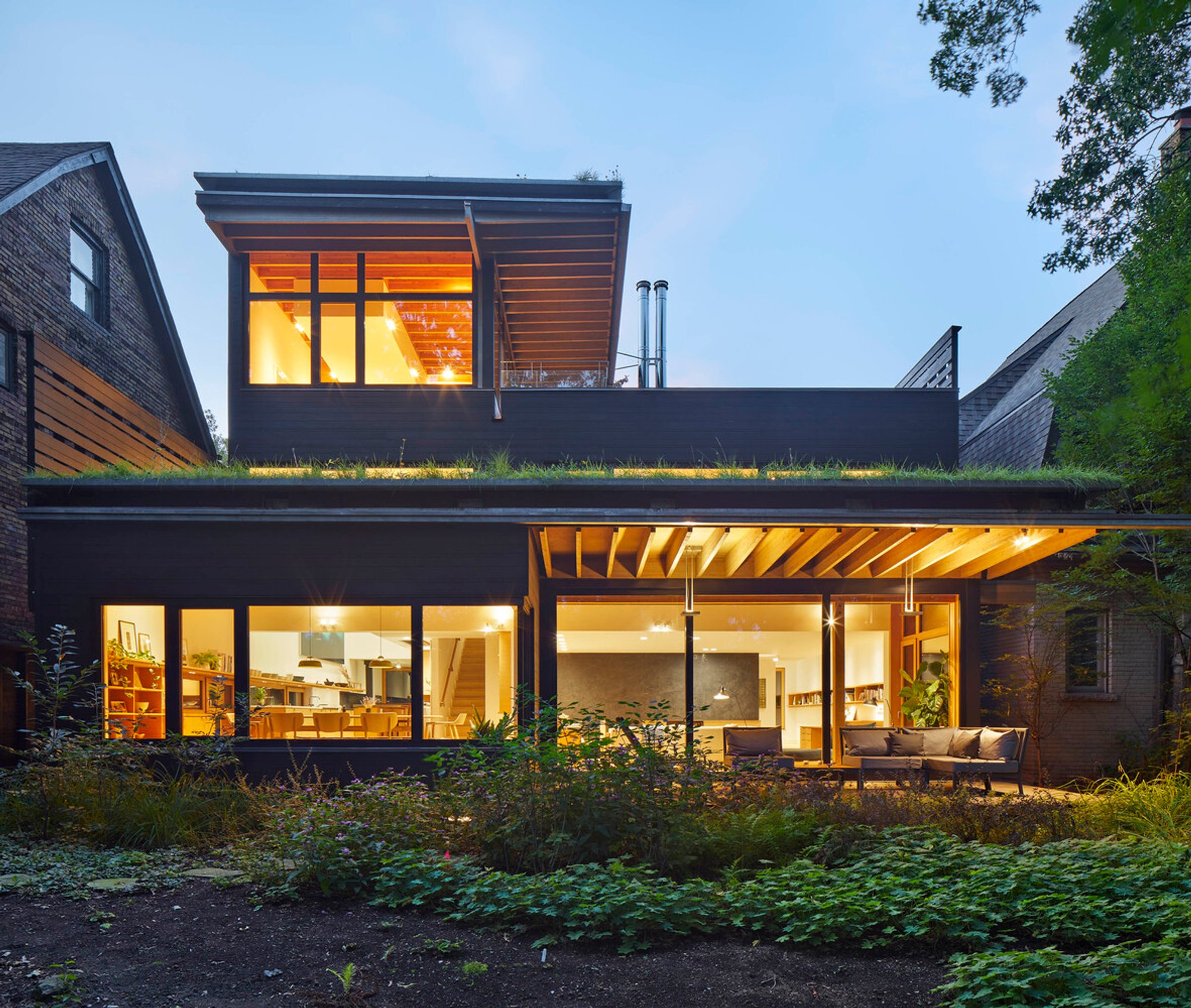 Toronto Ravine House: A Seamless Dialogue Between Architecture and Nature