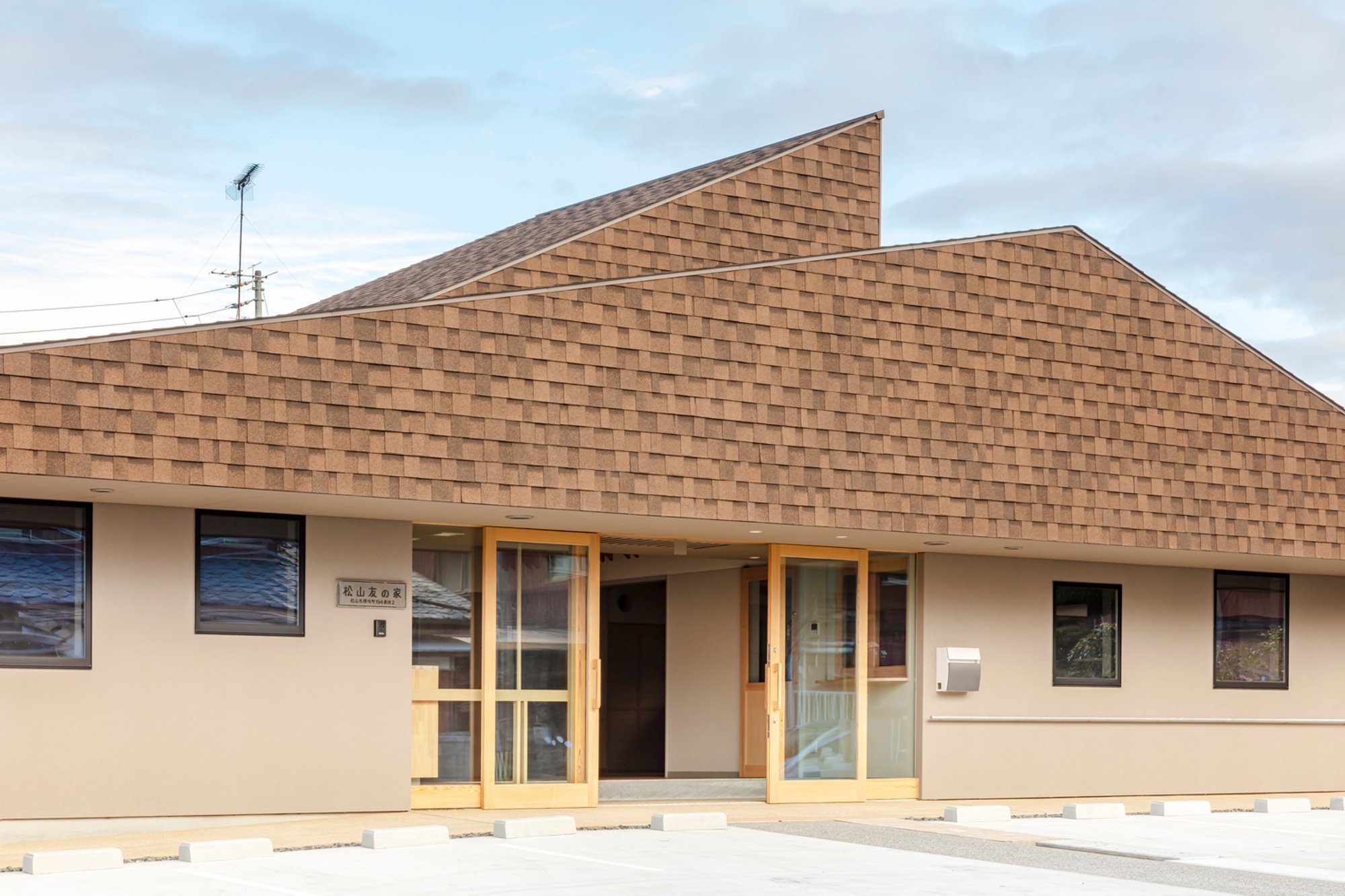 Community Center Architecture: “House” for Matsuyama Tomo-no-Kai by Ogawa Nishikori Architects