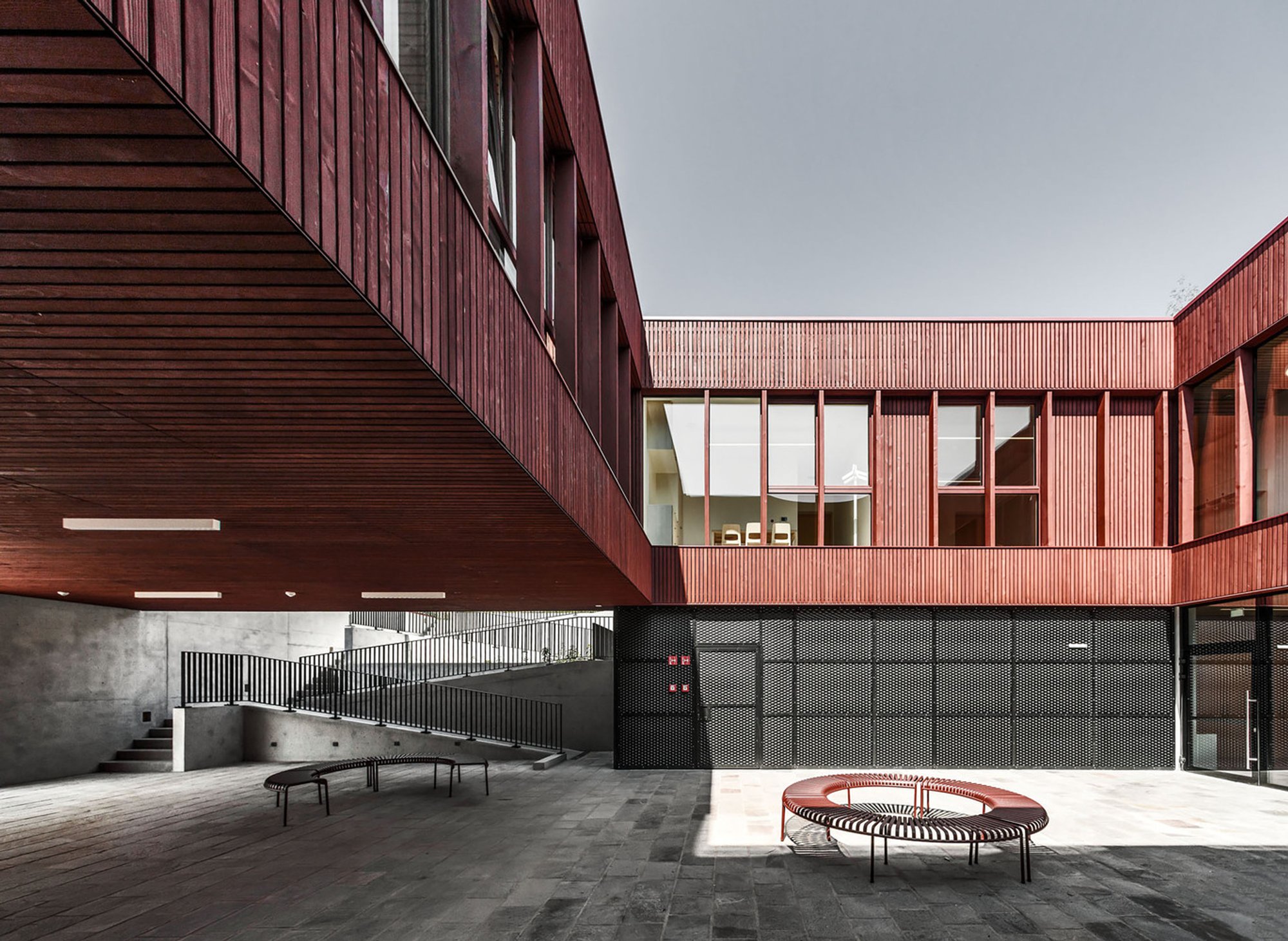 Sustainable Kindergarten Architecture: Roland Baldi Architects’ Design for Kiens