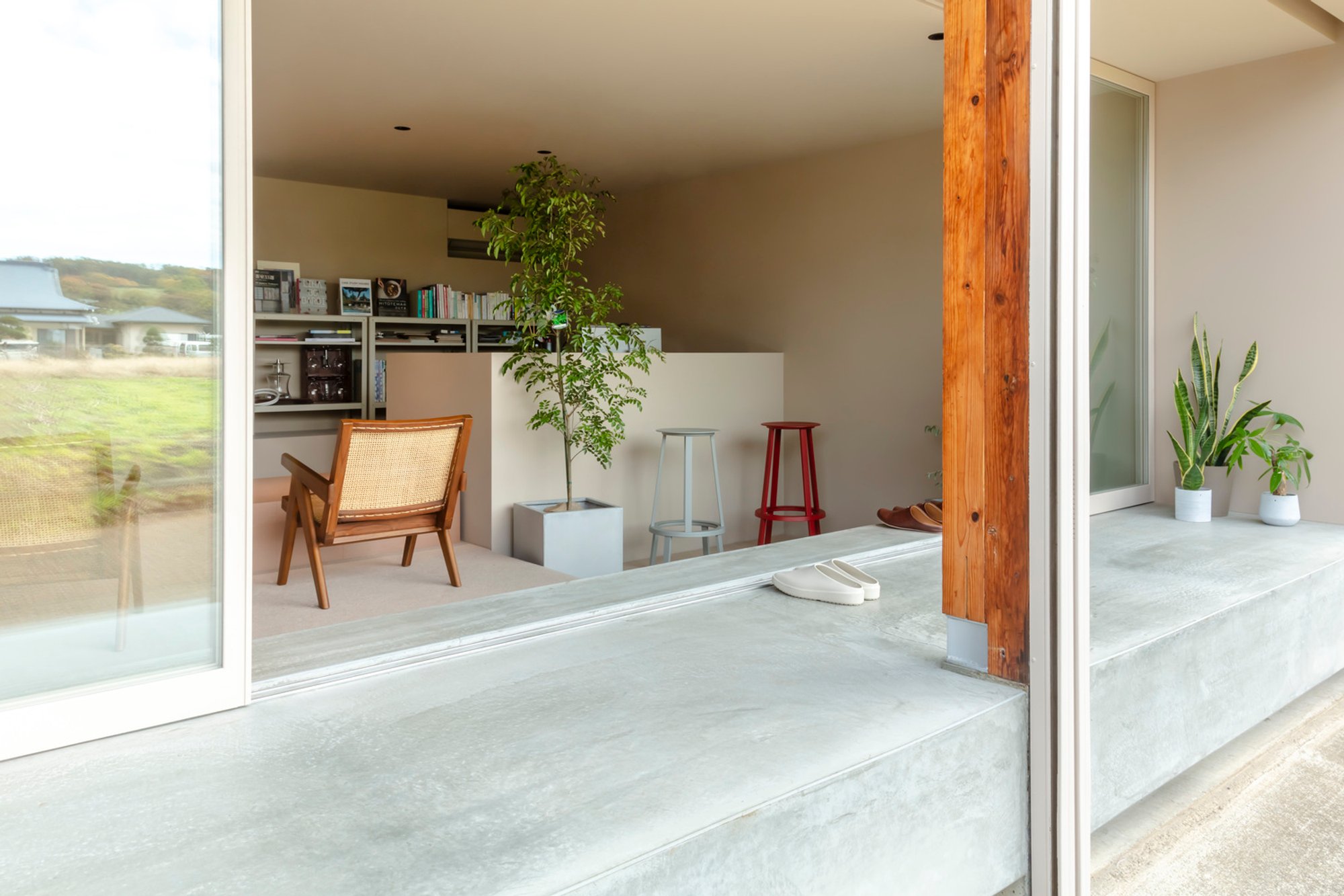 Architecture Office Renovation in Japan: GRAY-ZONE Design Office’s Distance and Dimensions