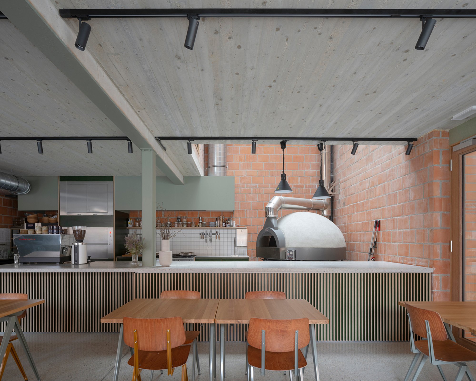 Urban Corner Architecture in the Peper Multifunctional Building by Architecten De Bruyn