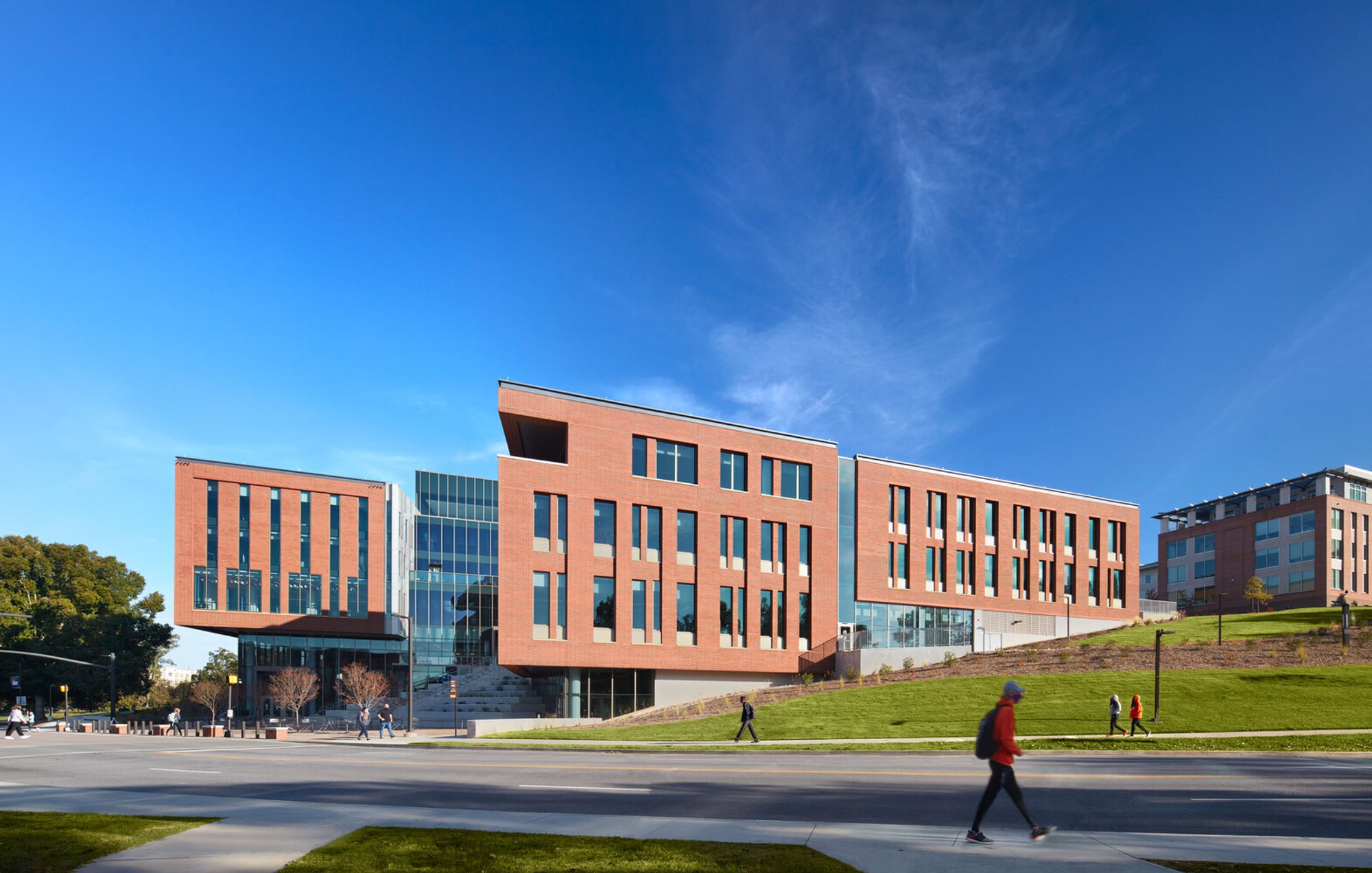 Clemson University College of Business Architecture: A Modern Academic Beacon on Historic Grounds