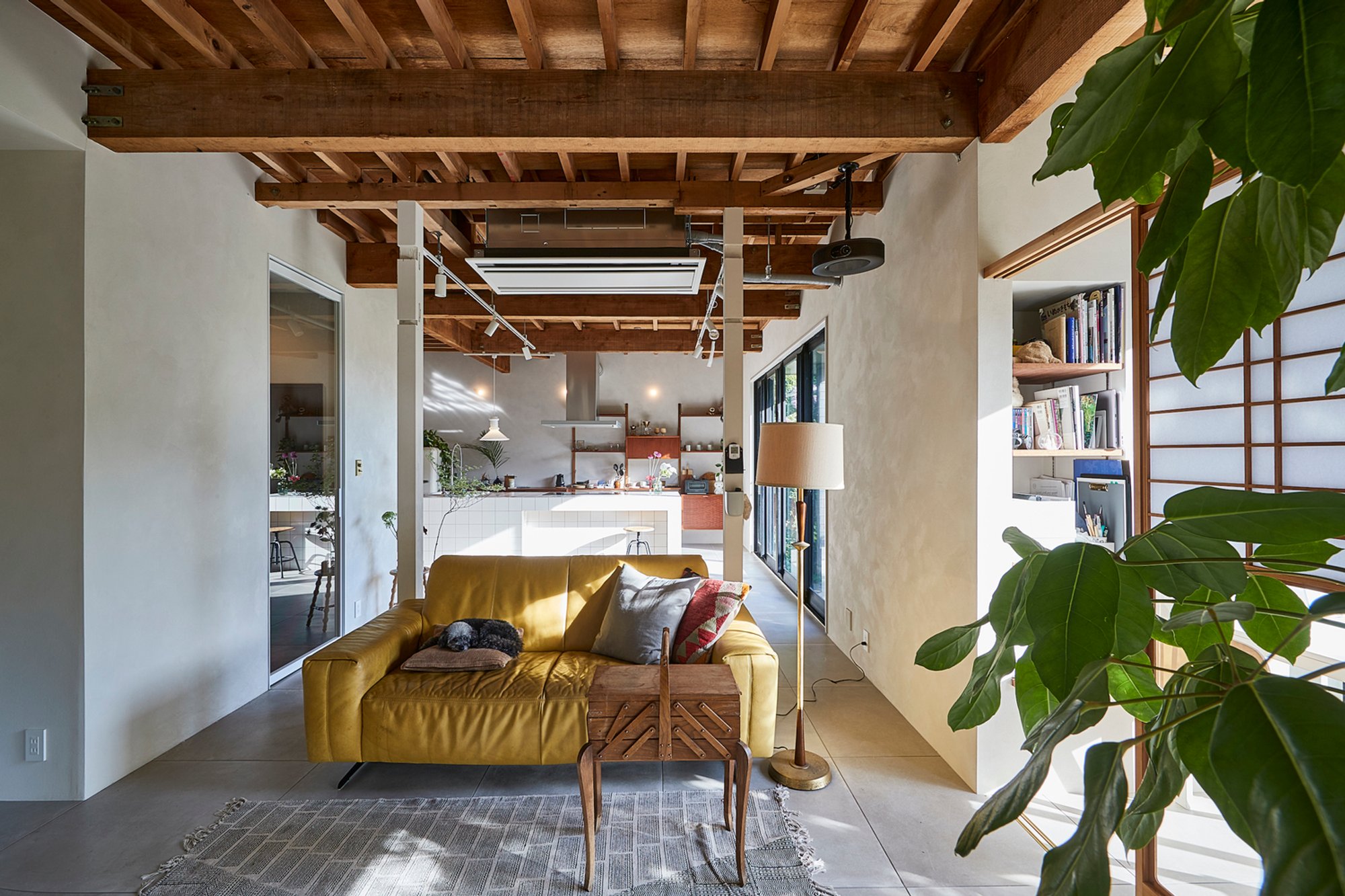 Kamakura House by ROOVICE: A Harmonious Renovation Rooted in Nature and Nostalgia