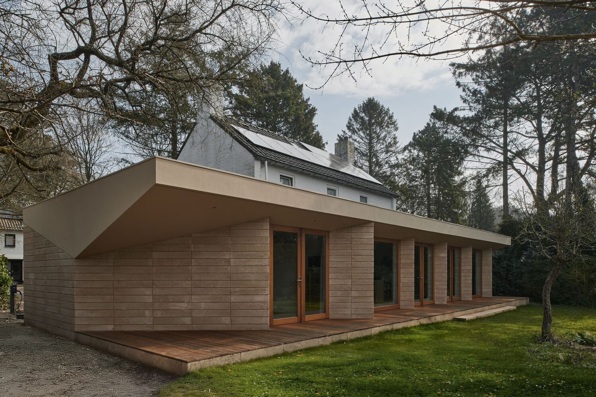 Rammed Earth Villa: Terra Villa by Atlas Architecture Blends Sustainability and Elegance in the Netherlands