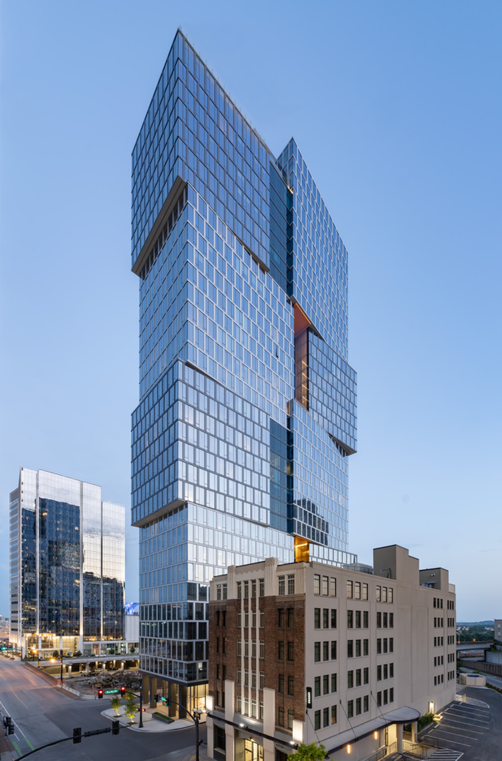 Alcove Residential Tower by Goettsch Partners: A Landmark of Modern Urban Living in Nashville