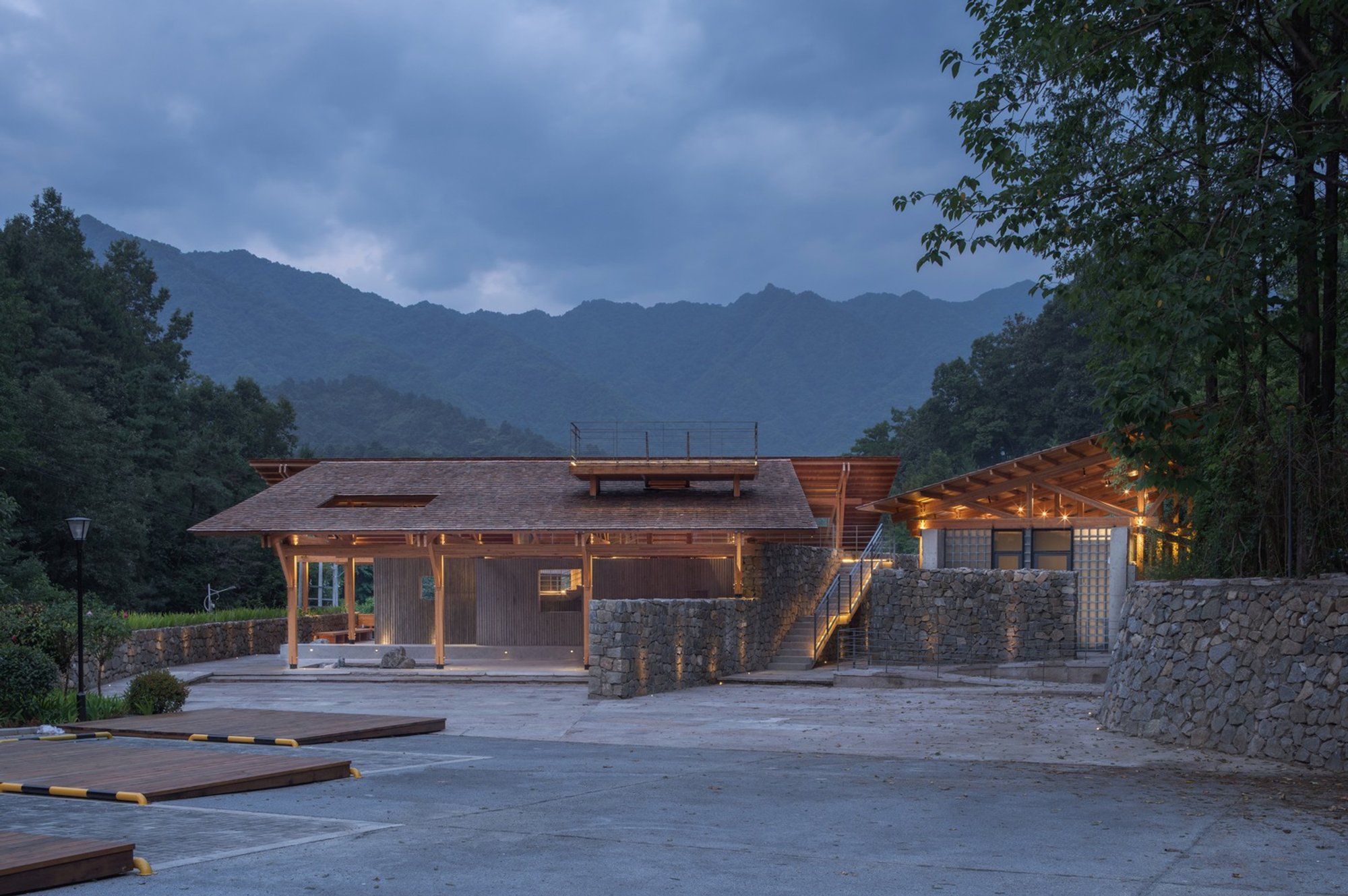Multifunctional Service Center of Liuba Mountain Scenic Area by Shulin Architectural Design: A Dialogue Between Nature, Structure, and Community