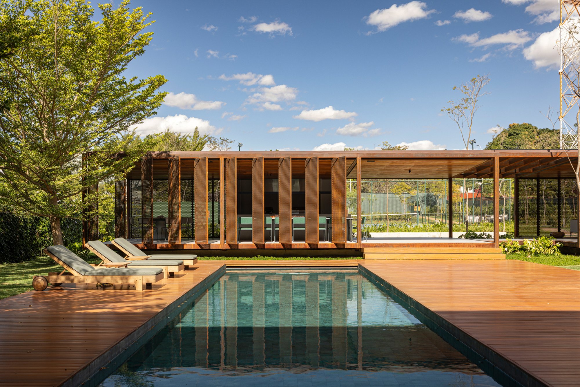 Leisure Pavilion Architecture in Brasília: Pavilhão Varanda House by ARQBR