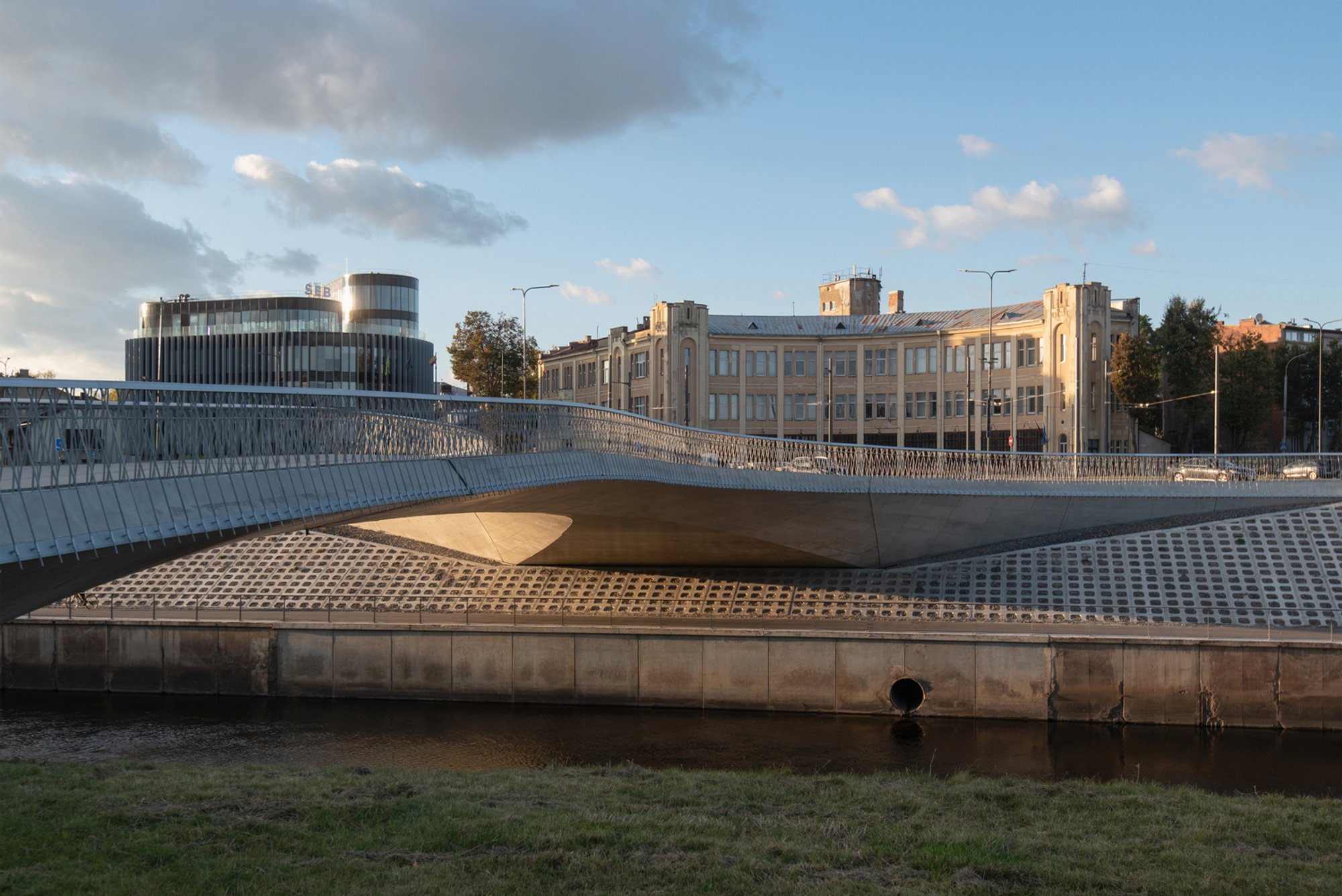 Bridge Plaza by KILD: A Landmark Urban Connection in Kaunas, Lithuania