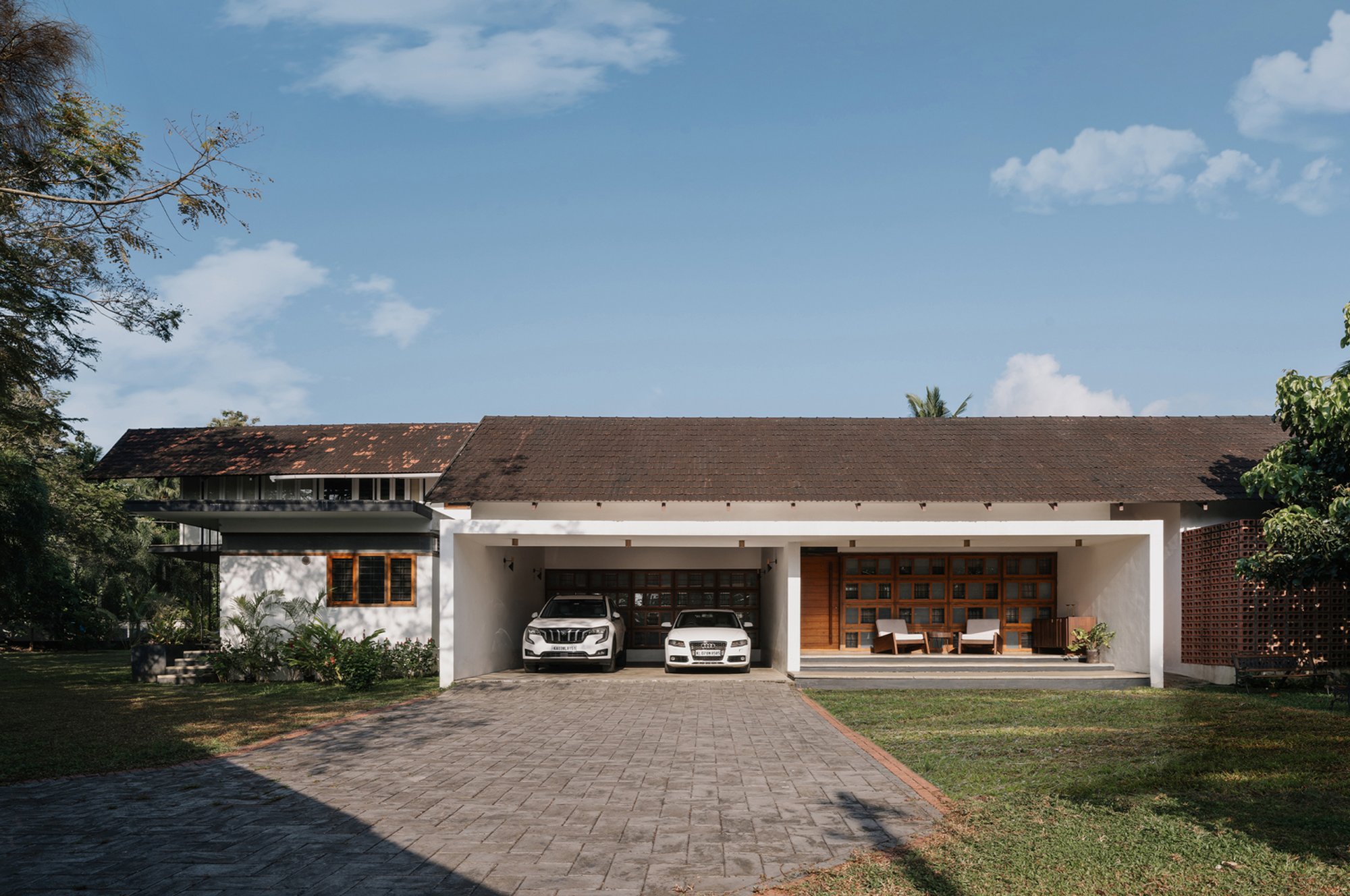 House of Quad: A Contemporary Take on Kerala Courtyard House Design by Thomas Parambil Architects