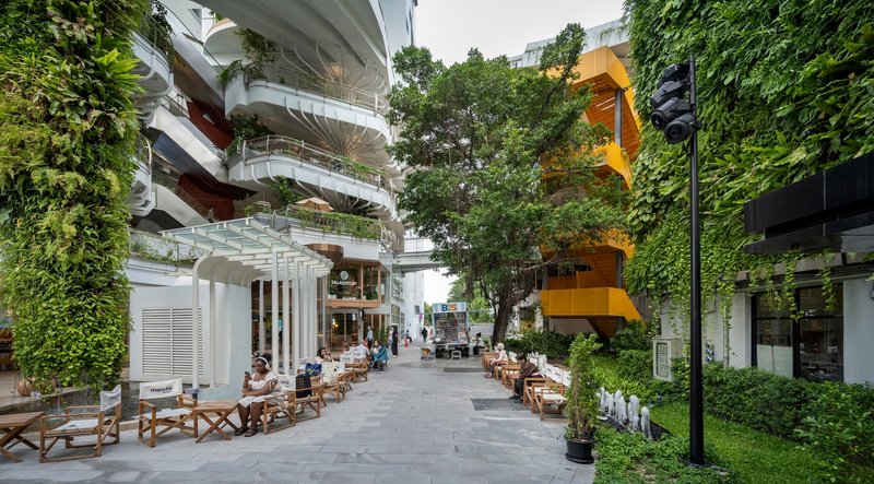 Marche Thonglor: a lush urban oasis in Bangkok by Contour Architect
