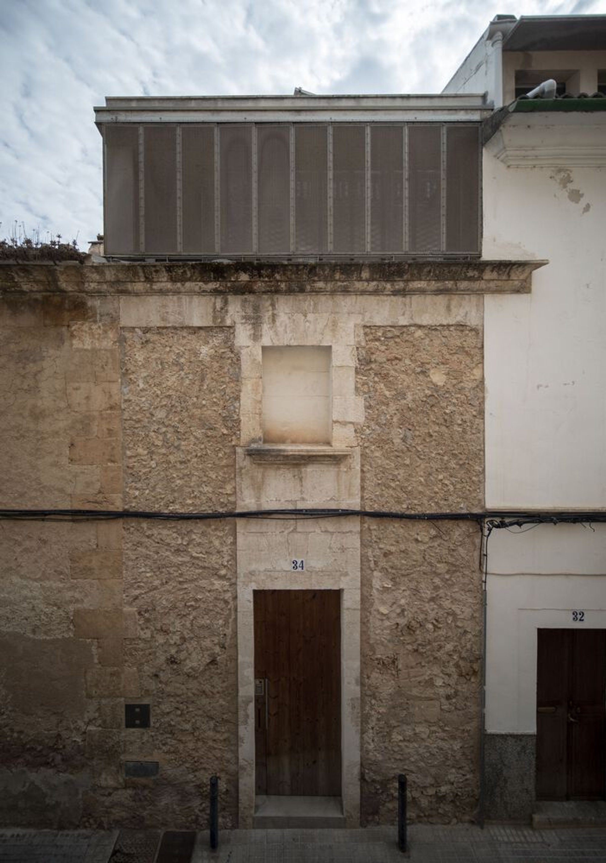 Despatx by Sagristà-Simó: A Minimalist Workspace that Blends Architecture and Life