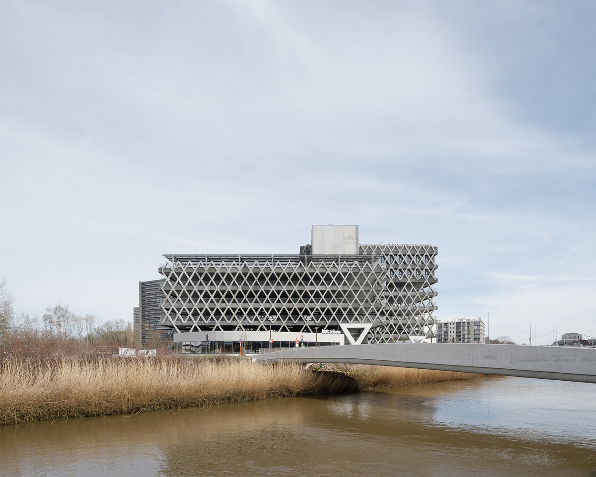 Mobility Hub by archipelago + POLO: A Sustainable Urban Gateway in Mechelen