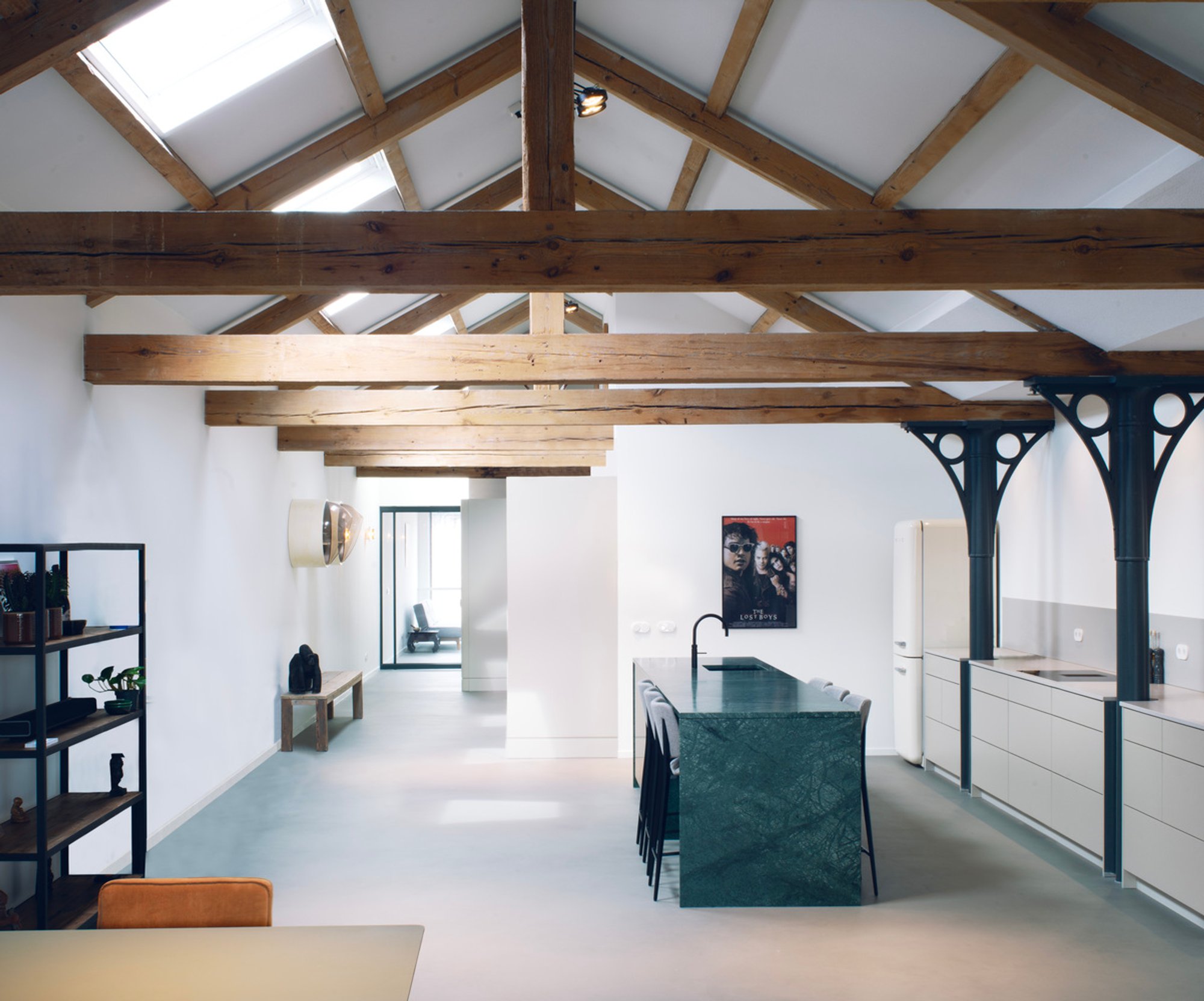 Geschutswerf Apartment by Studio Appelo: A Harmonious Fusion of Heritage and Modern Living in Amsterdam