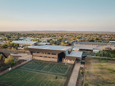 Innovative Educational Architecture in Remote Australia: Karratha Senior High School's Transformation